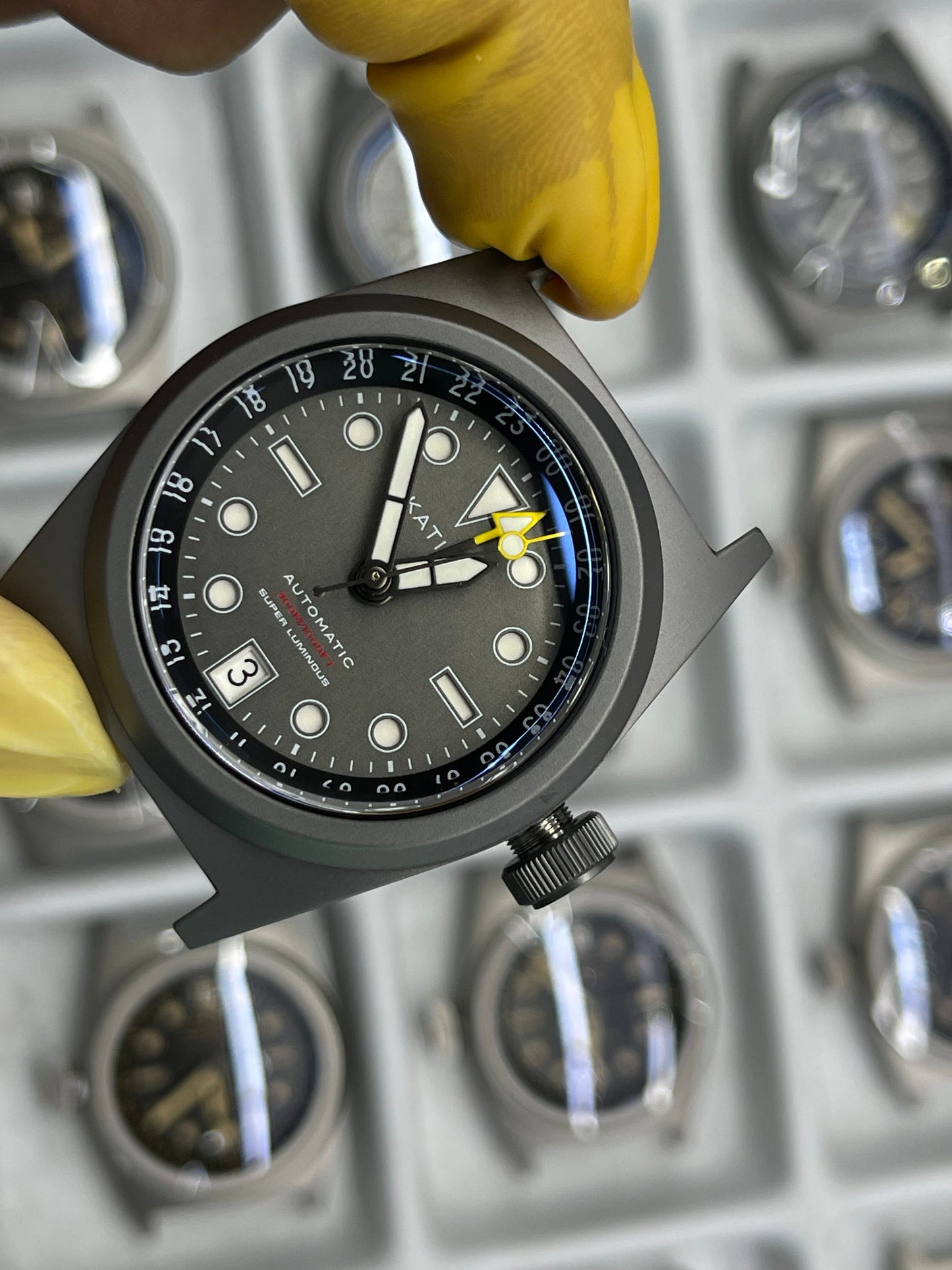KRONOSTI Shark Shadow Diver – GMT Sunburst Blue