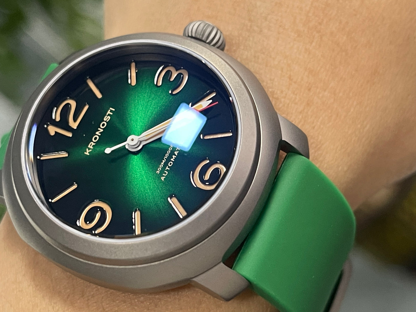 KRONOSTI Voyager Horizon – Three-Hand Titanium