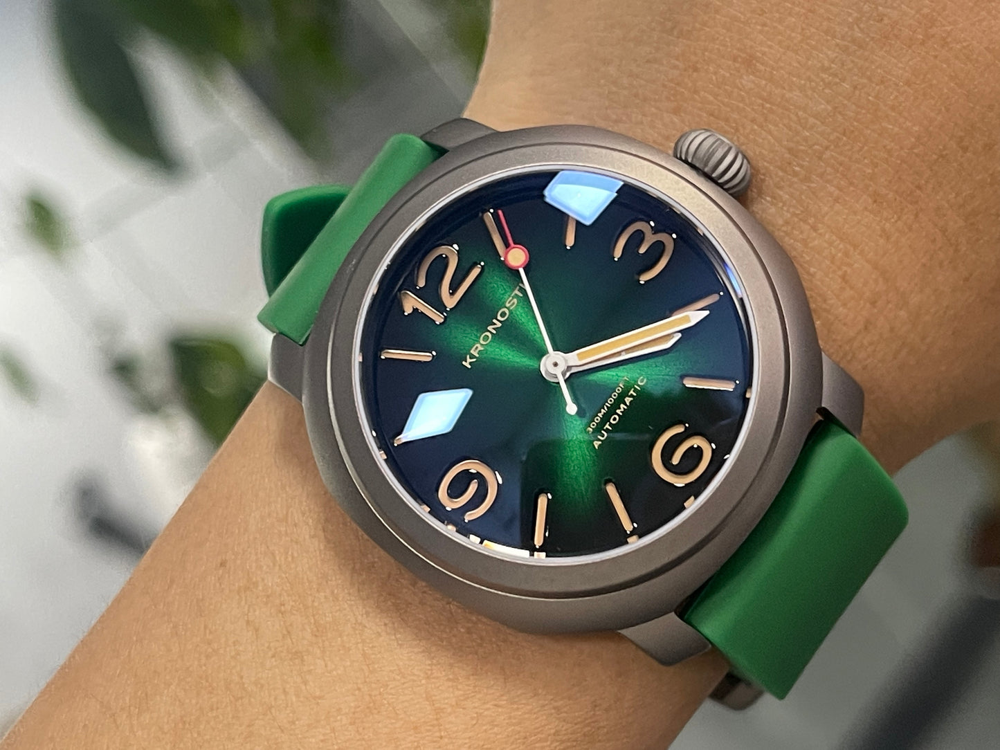 KRONOSTI Voyager Horizon – Three-Hand Titanium