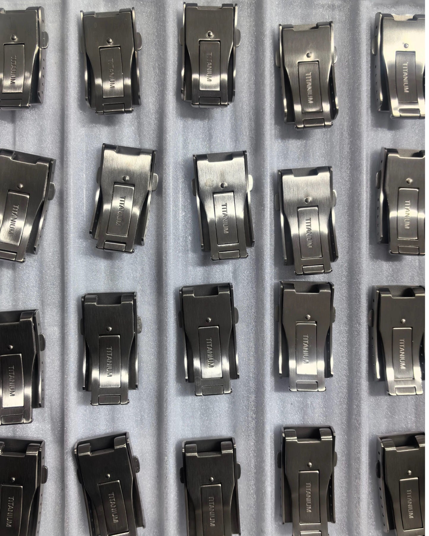 Full titanium alloy band  double-press safety titanium buckle