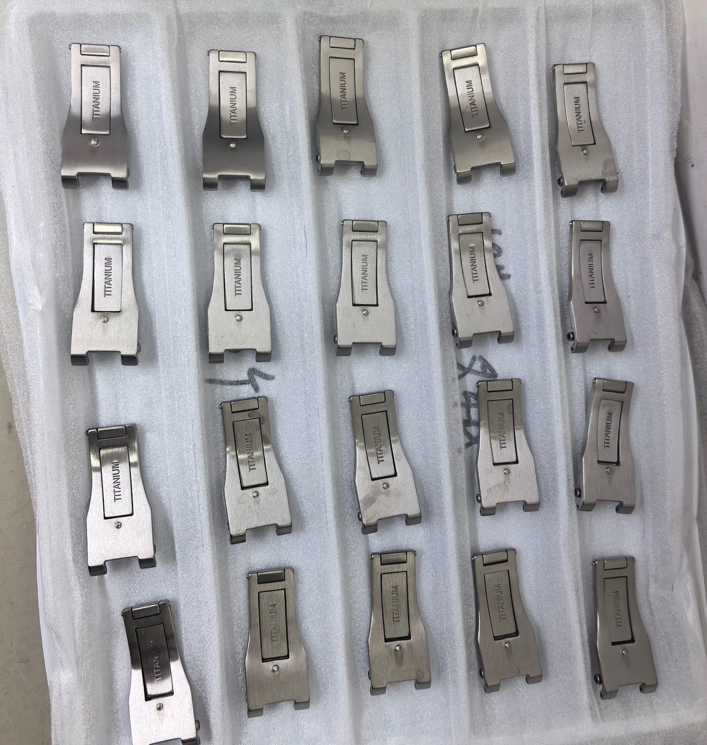 Full titanium alloy band  double-press safety titanium buckle