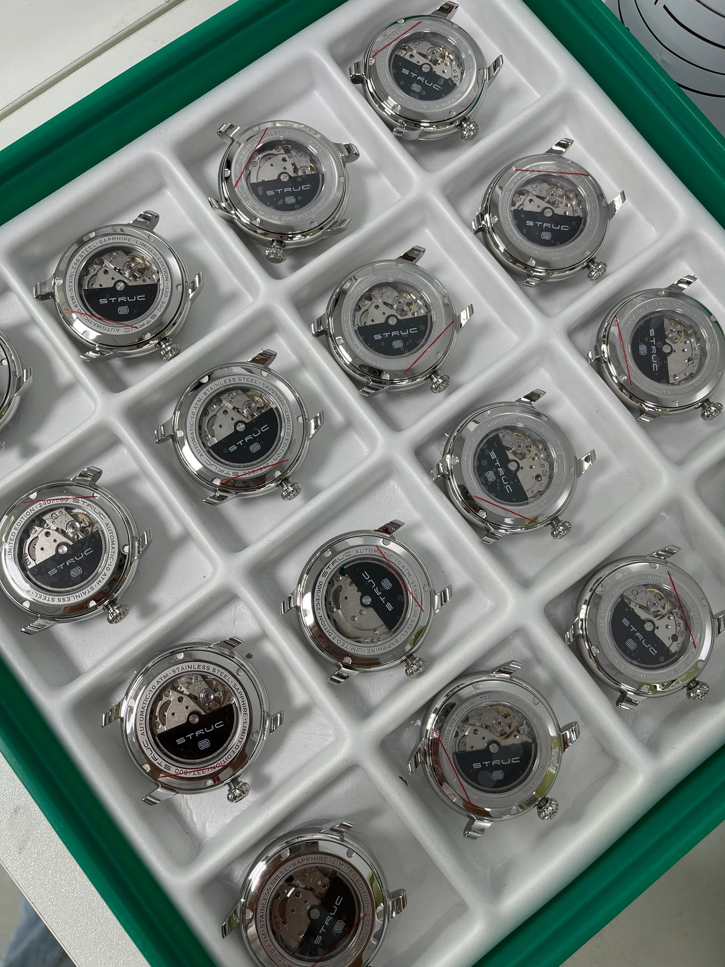 Time Shuttle Mechanical Watch – Redefining Time | Single-Color Chapter Ring