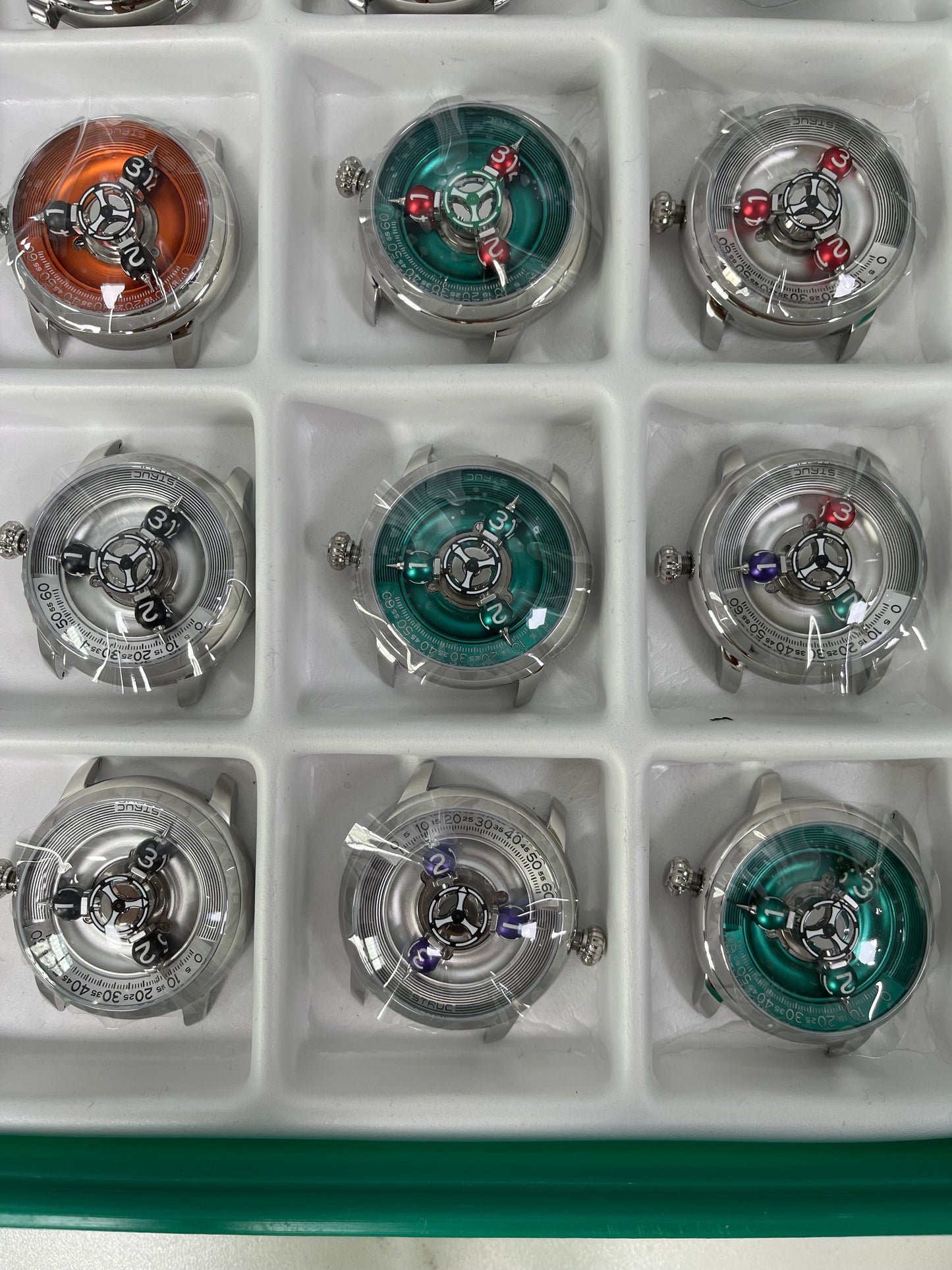 Time Shuttle Mechanical Watch – Redefining Time | Single-Color Chapter Ring