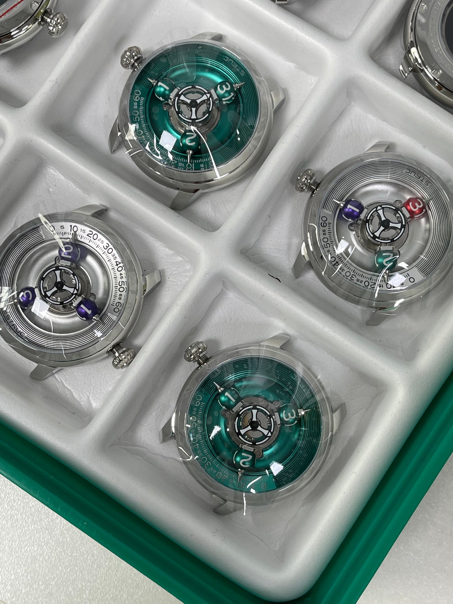 Time Shuttle Mechanical Watch – Redefining Time | Single-Color Chapter Ring