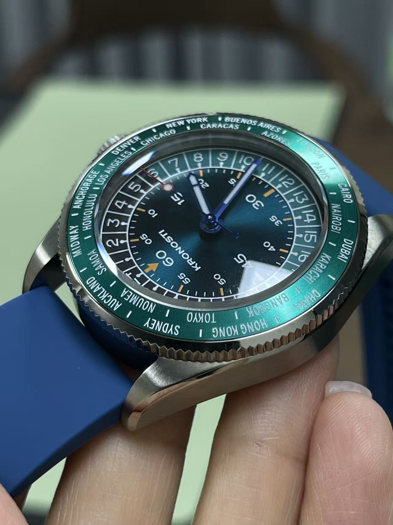 KRONOSTI Deep Explorer – Aurora Titanium Series
