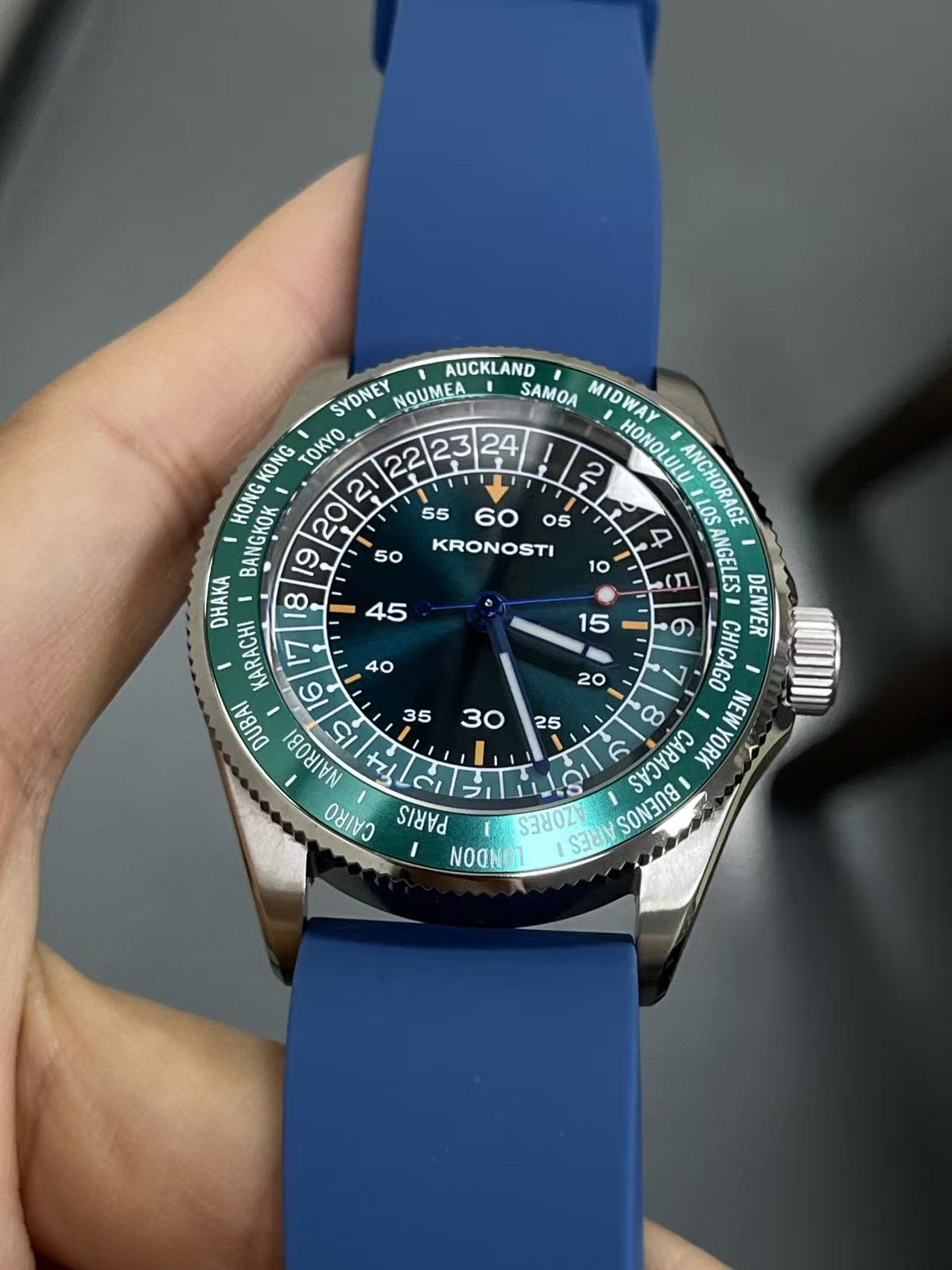 KRONOSTI Deep Explorer – Aurora Titanium Series