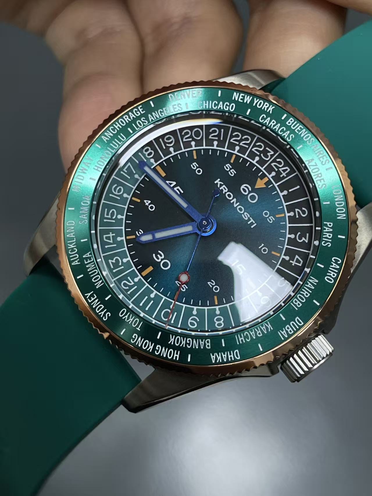 KRONOSTI Deep Explorer – Aurora Titanium Series