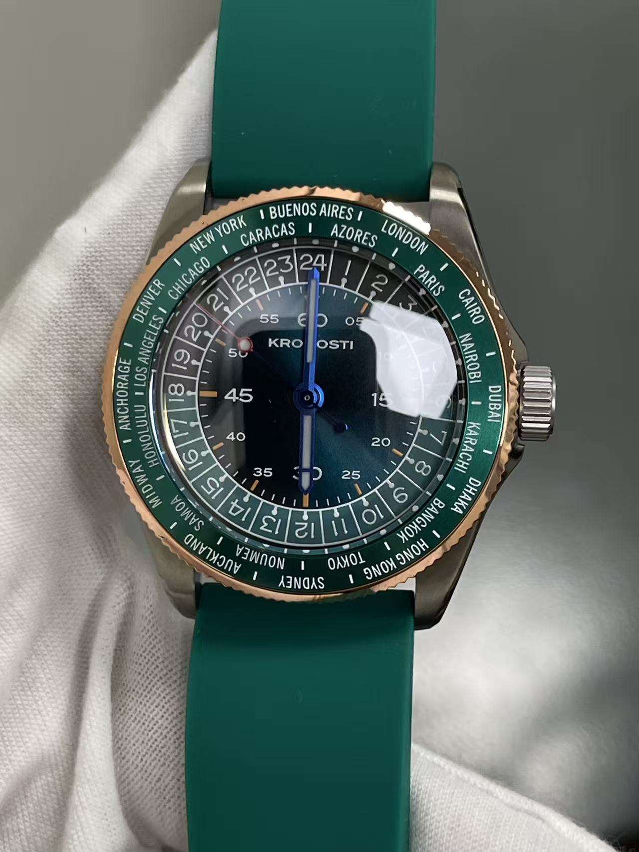 KRONOSTI Deep Explorer – Aurora Titanium Series