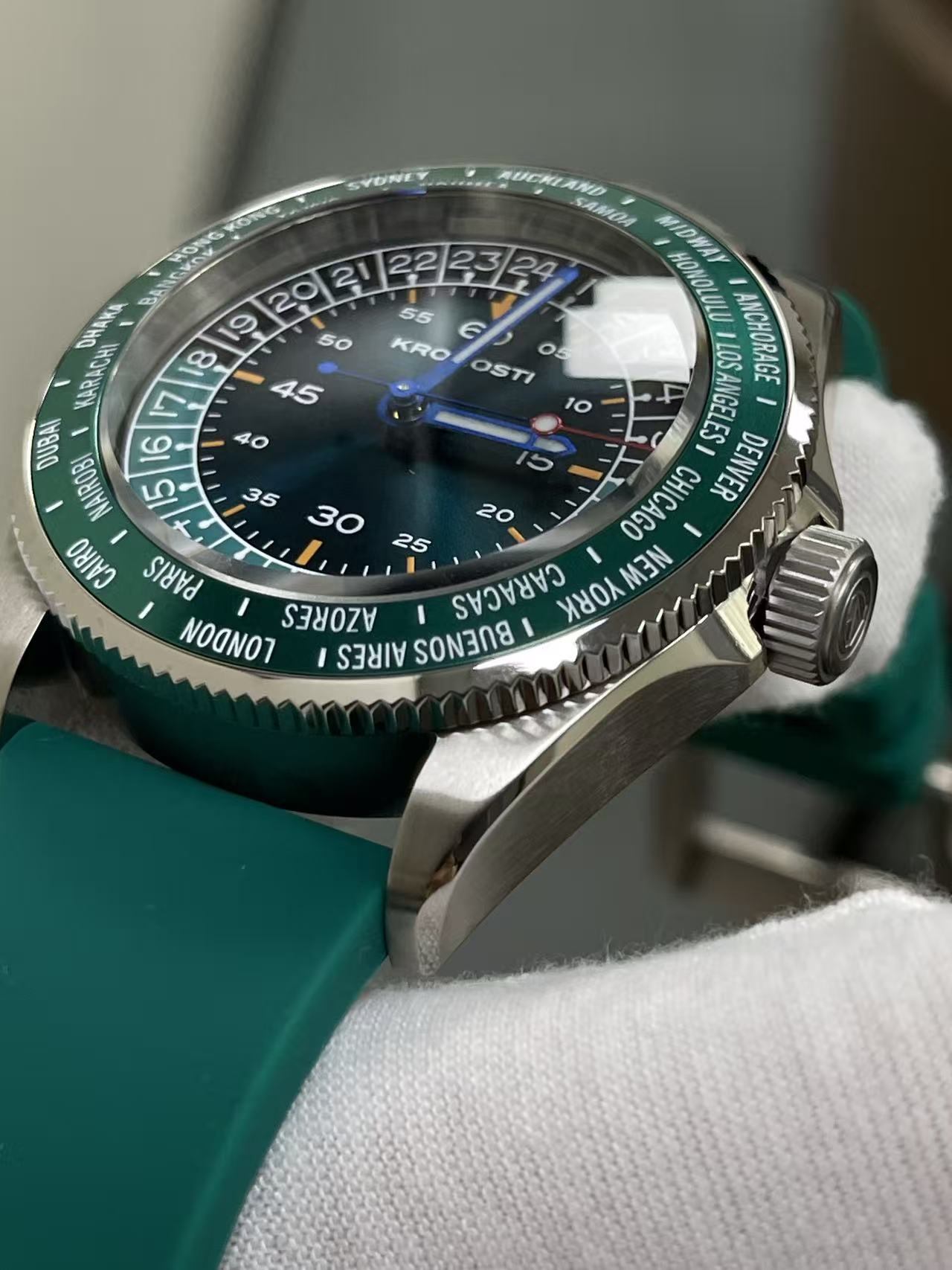 KRONOSTI Deep Explorer – Aurora Titanium Series