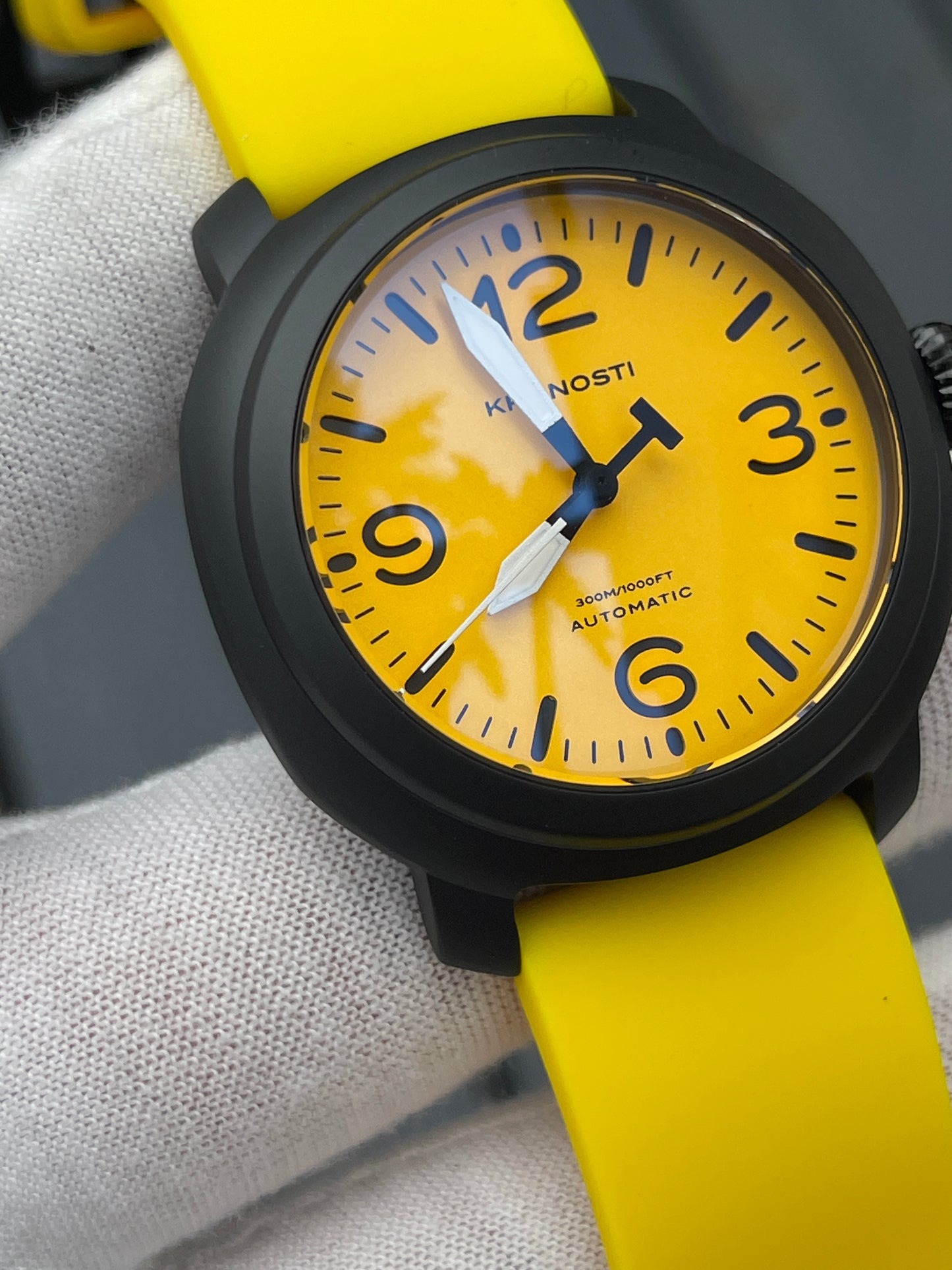 KRONOSTI Voyager Horizon – Three-Hand Black Titanium