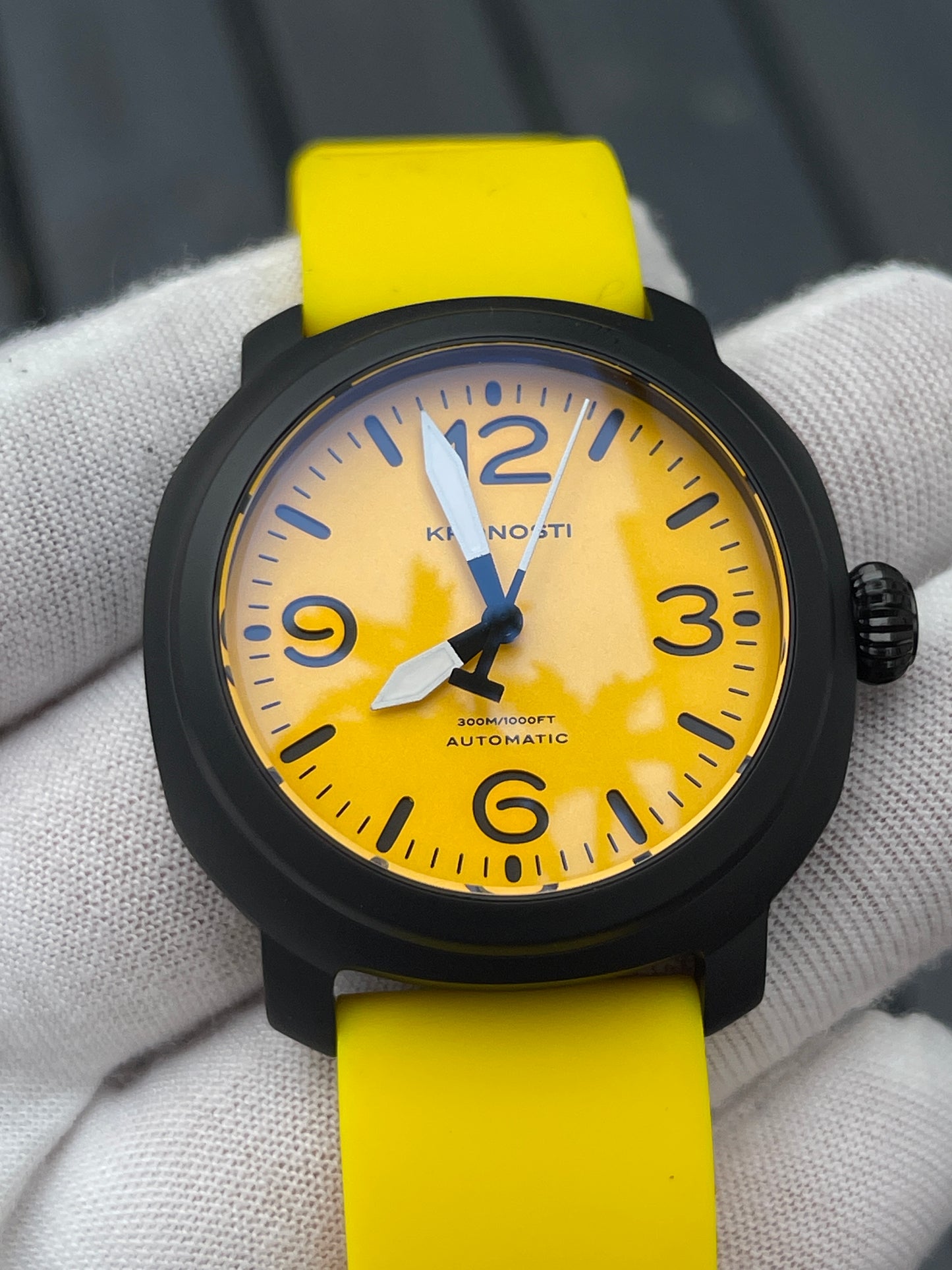 KRONOSTI Voyager Horizon – Three-Hand Black Titanium