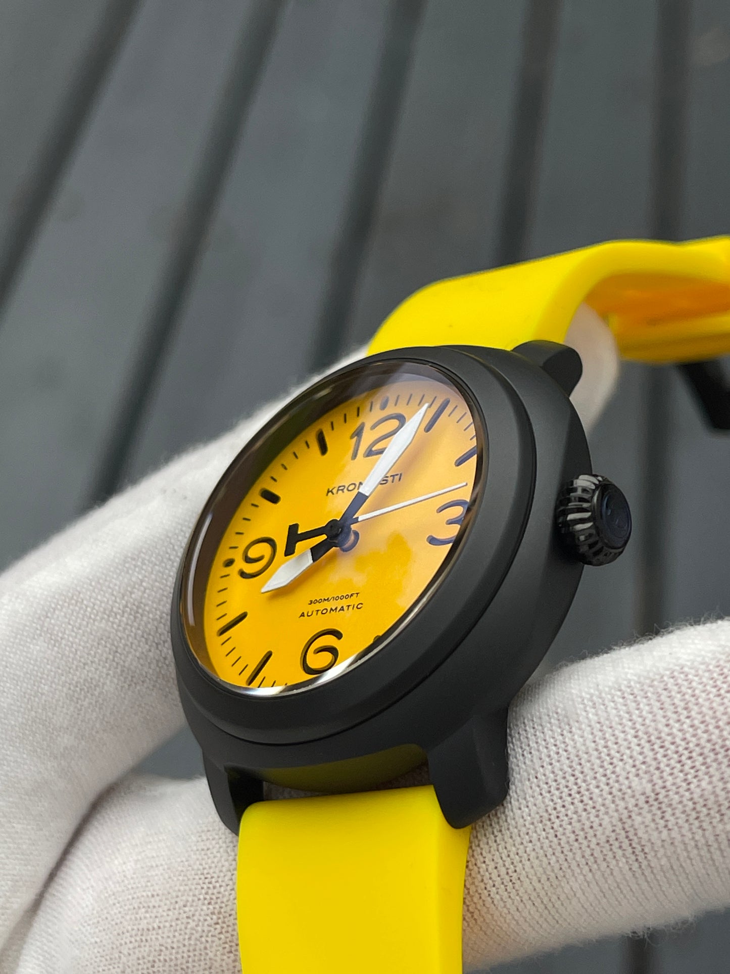 KRONOSTI Voyager Horizon – Three-Hand Black Titanium