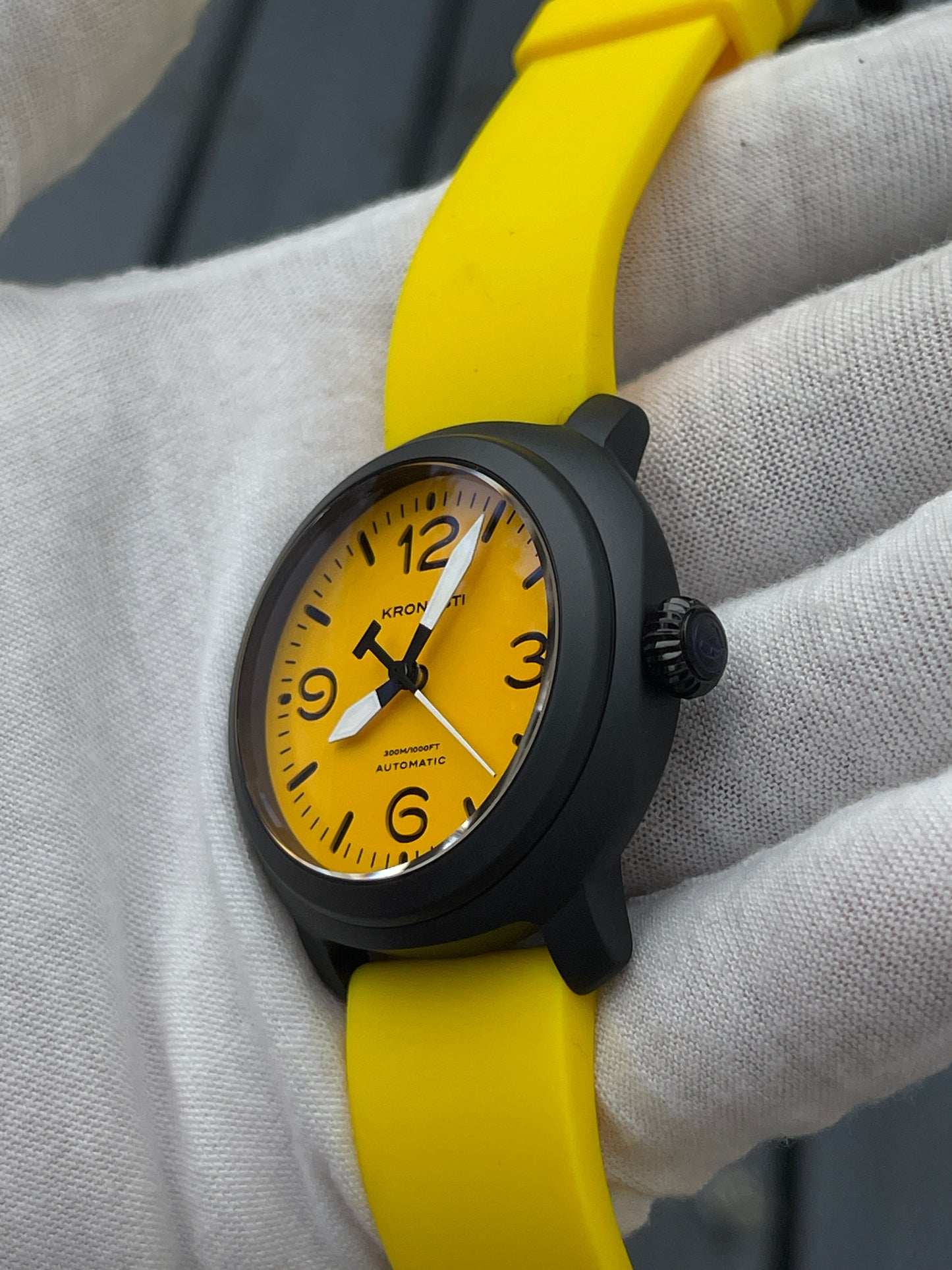 KRONOSTI Voyager Horizon – Three-Hand Black Titanium