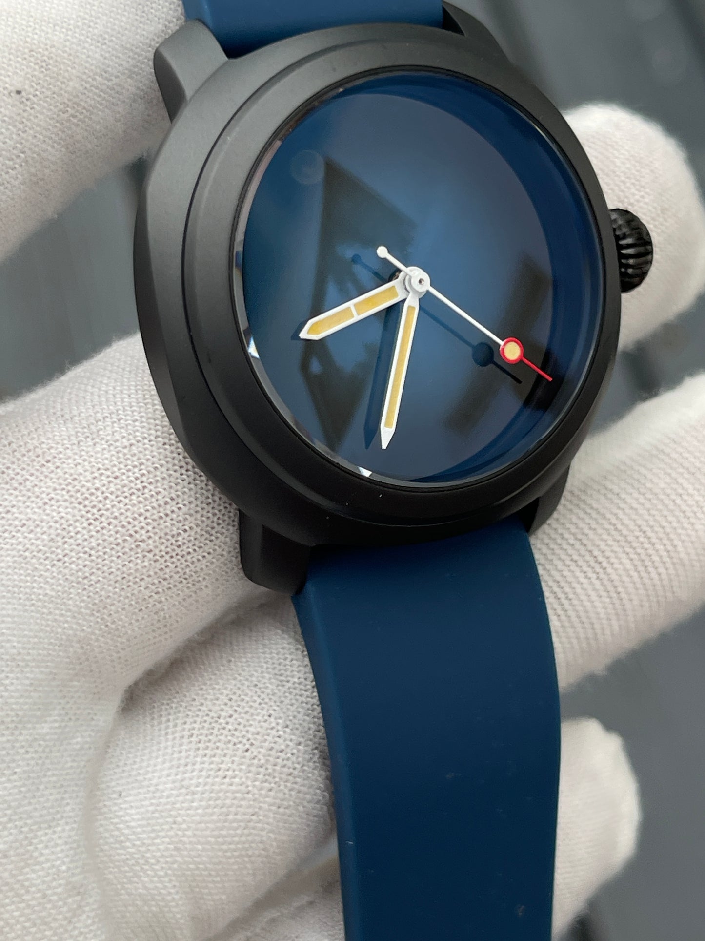 KRONOSTI Voyager Horizon – Three-Hand Black Titanium