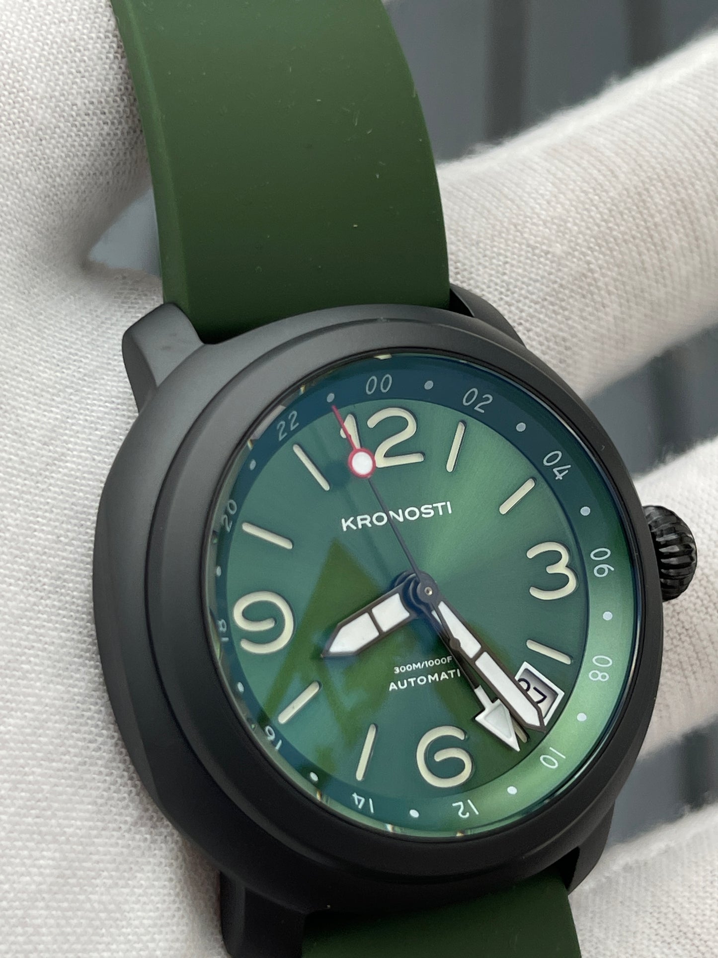 KRONOSTI Voyager Horizon – GMT Black Titanium