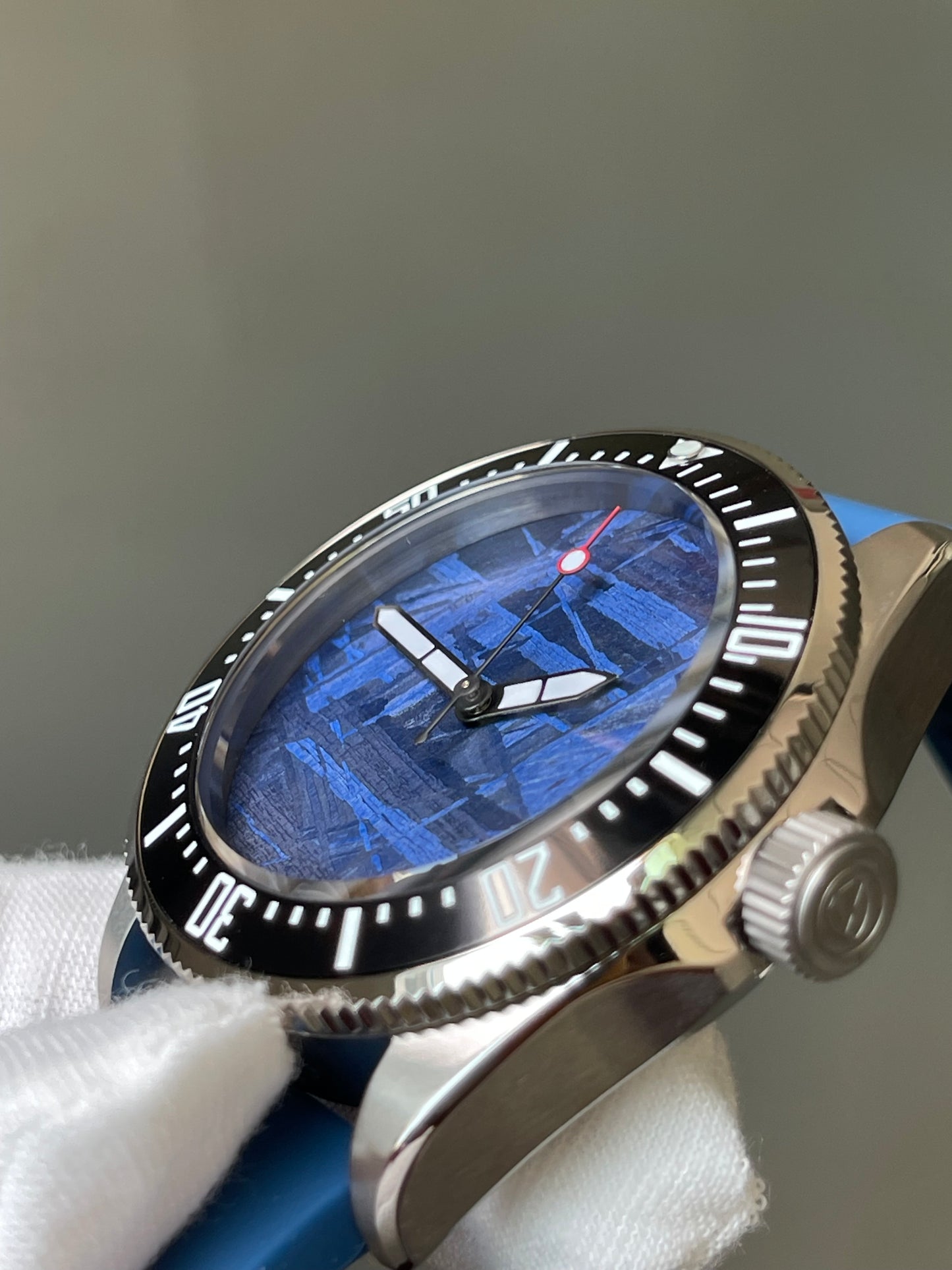 KRONOSTI Deep Explorer – Meteorite Dial (Three-Hand with Date)