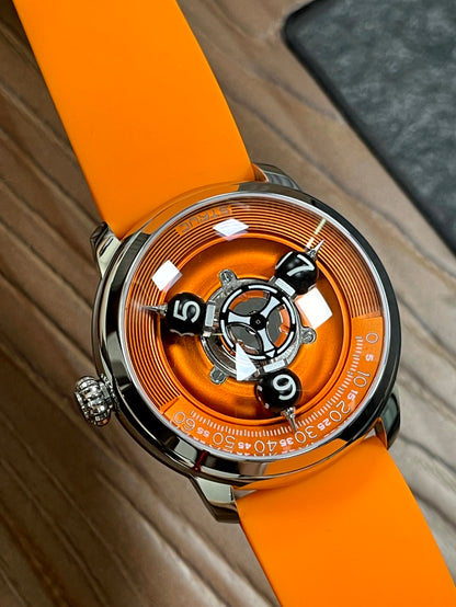 Time Shuttle Mechanical Watch – Redefining Time | Single-Color Chapter Ring
