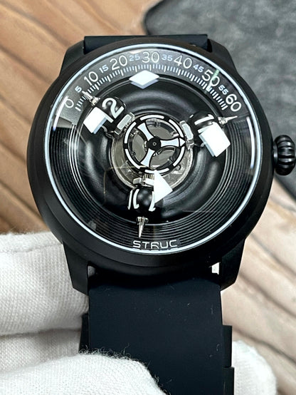 Time Shuttle Mechanical Watch – Redefining Time | Single-Color Chapter Ring
