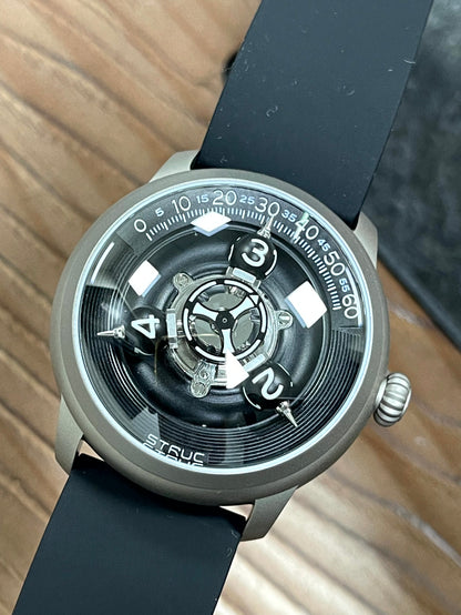 Time Shuttle Mechanical Watch – Redefining Time | Single-Color Chapter Ring