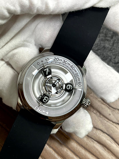 Time Shuttle Mechanical Watch – Redefining Time | Single-Color Chapter Ring