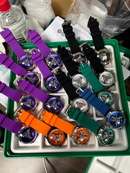 Time Shuttle Mechanical Watch – Redefining Time | Single-Color Chapter Ring