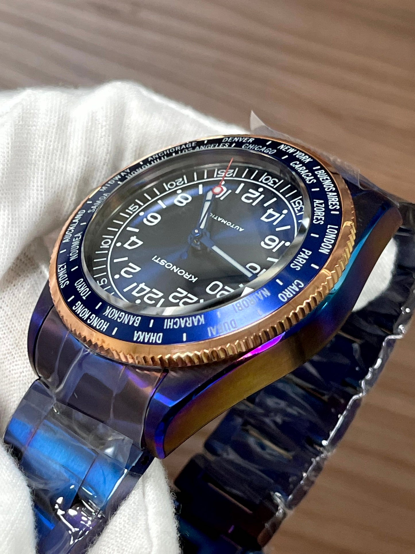 KRONOSTI Deep Explorer – Aurora Titanium Series