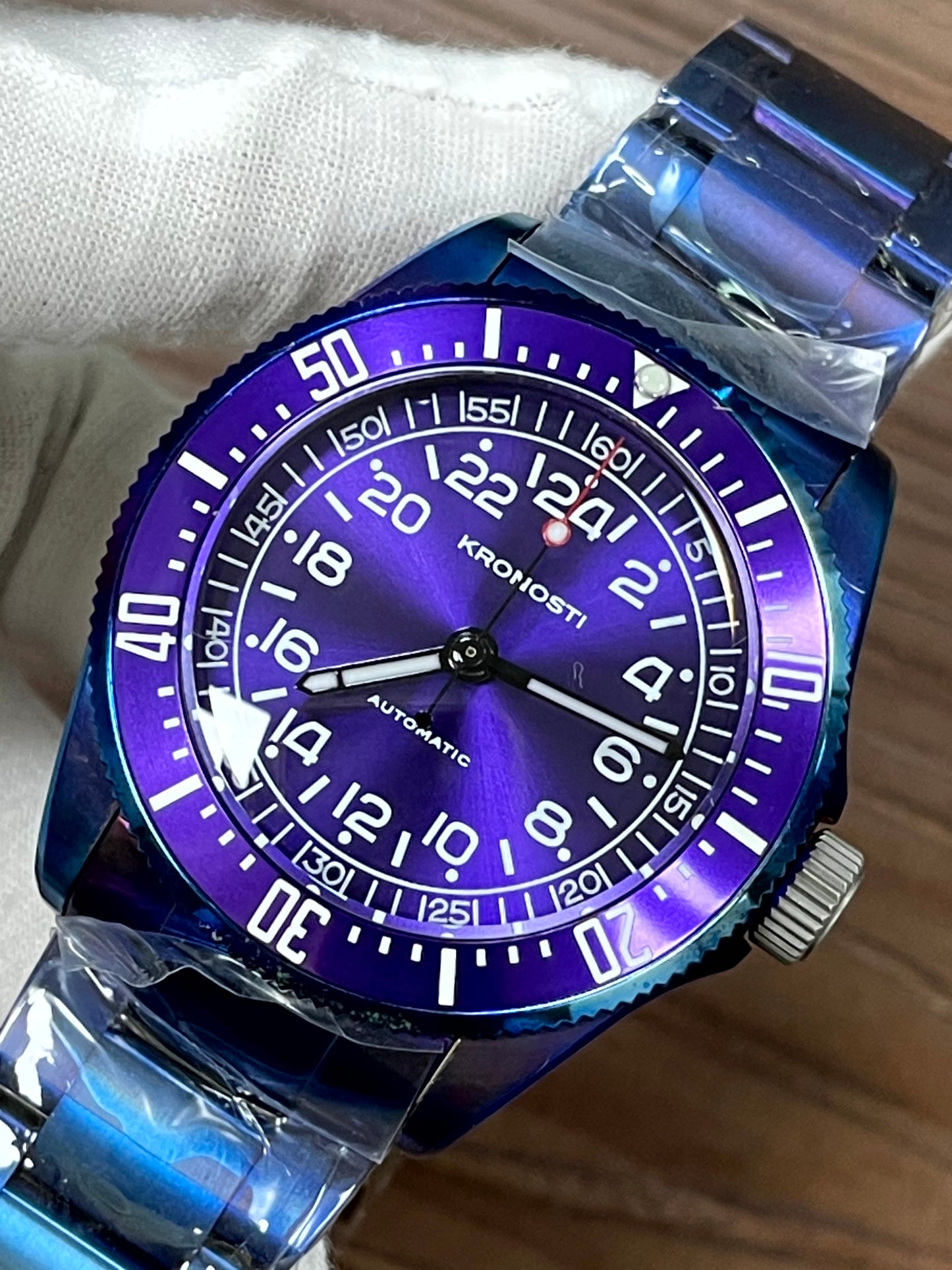 KRONOSTI Deep Explorer – Aurora Titanium Series