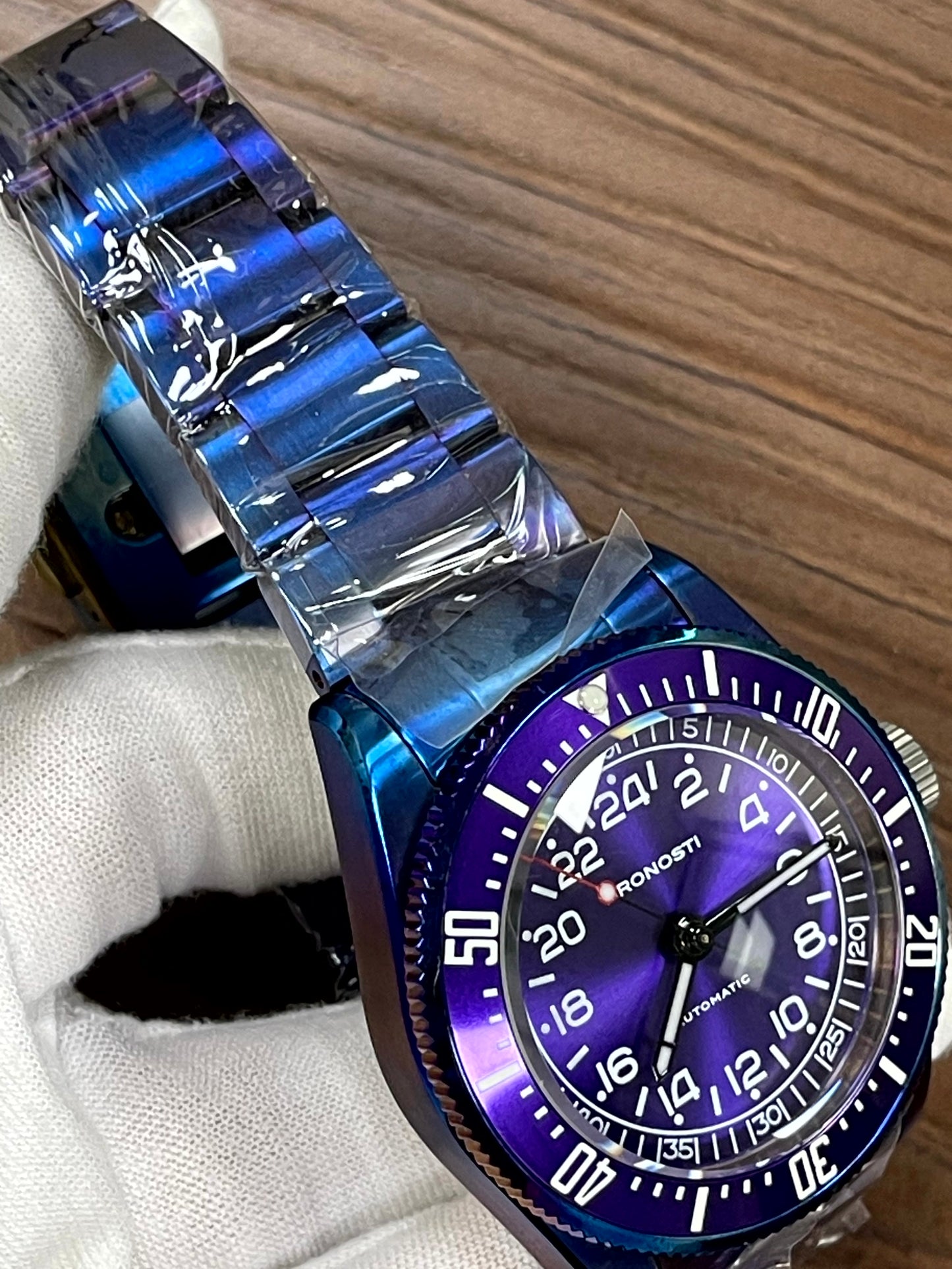 KRONOSTI Deep Explorer – Aurora Titanium Series