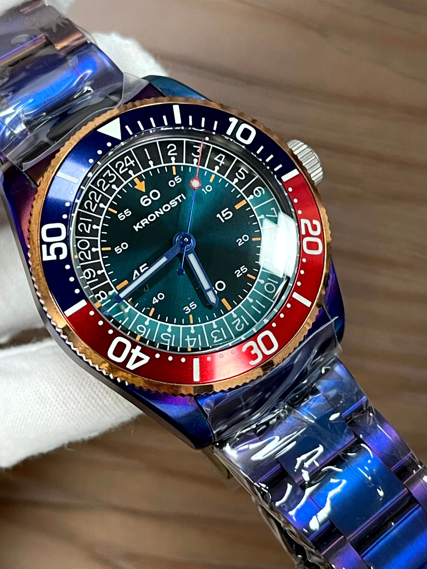 KRONOSTI Deep Explorer – Aurora Titanium Series