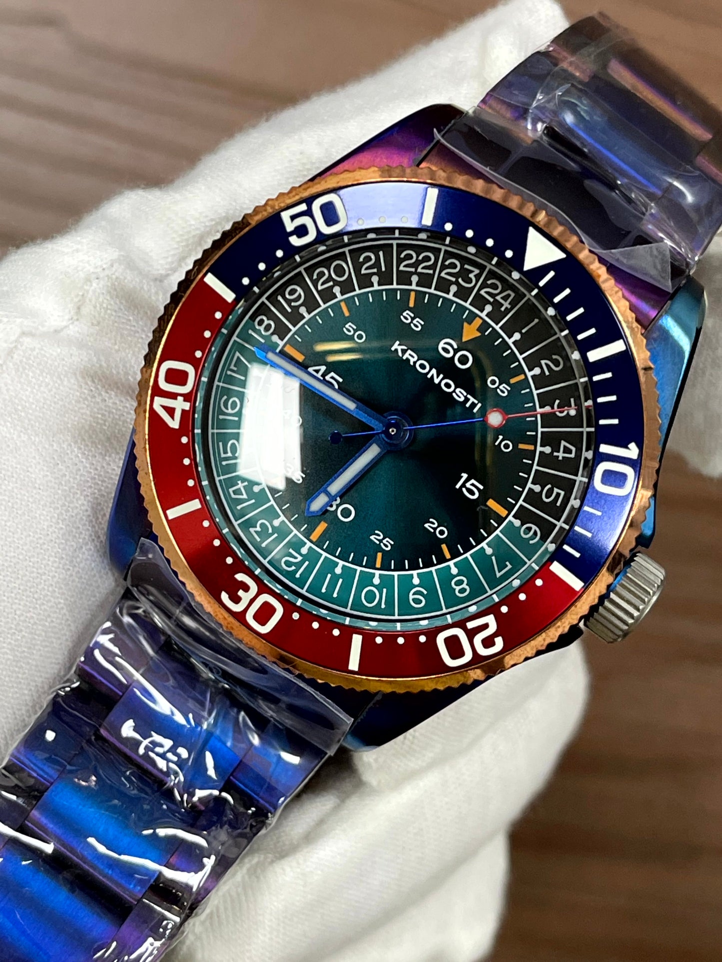 KRONOSTI Deep Explorer – Aurora Titanium Series