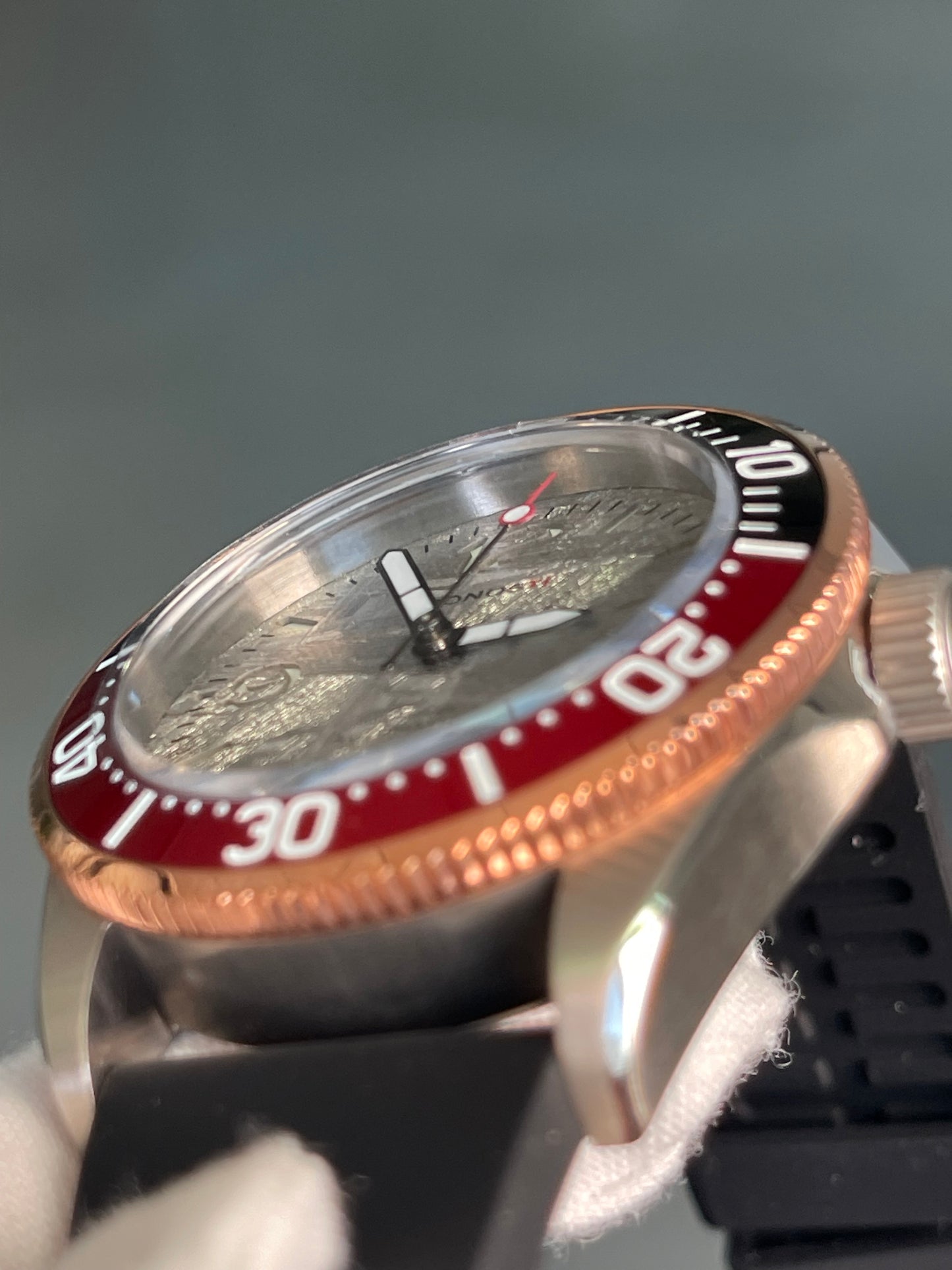 KRONOSTI Deep Explorer – Meteorite Dial (Three-Hand with Date)