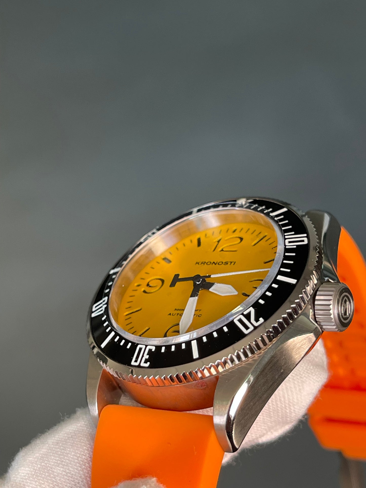 KRONOSTI Deep Explorer – Adventure Dial （Three-Hand）