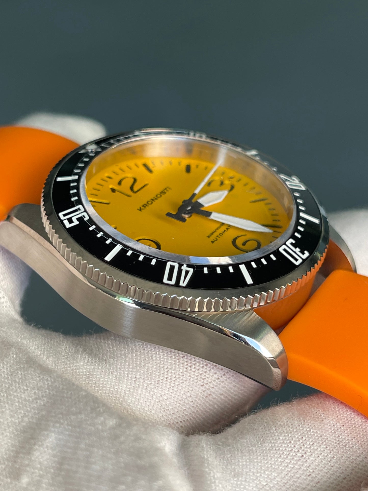 KRONOSTI Deep Explorer – Adventure Dial （Three-Hand）
