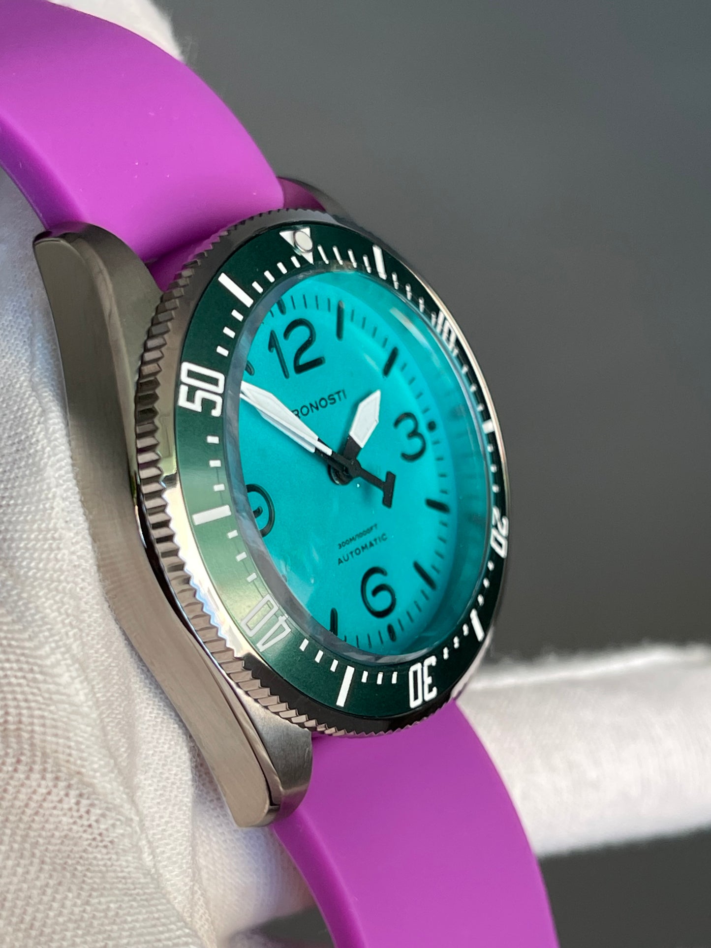 KRONOSTI Deep Explorer – Adventure Dial （Three-Hand）