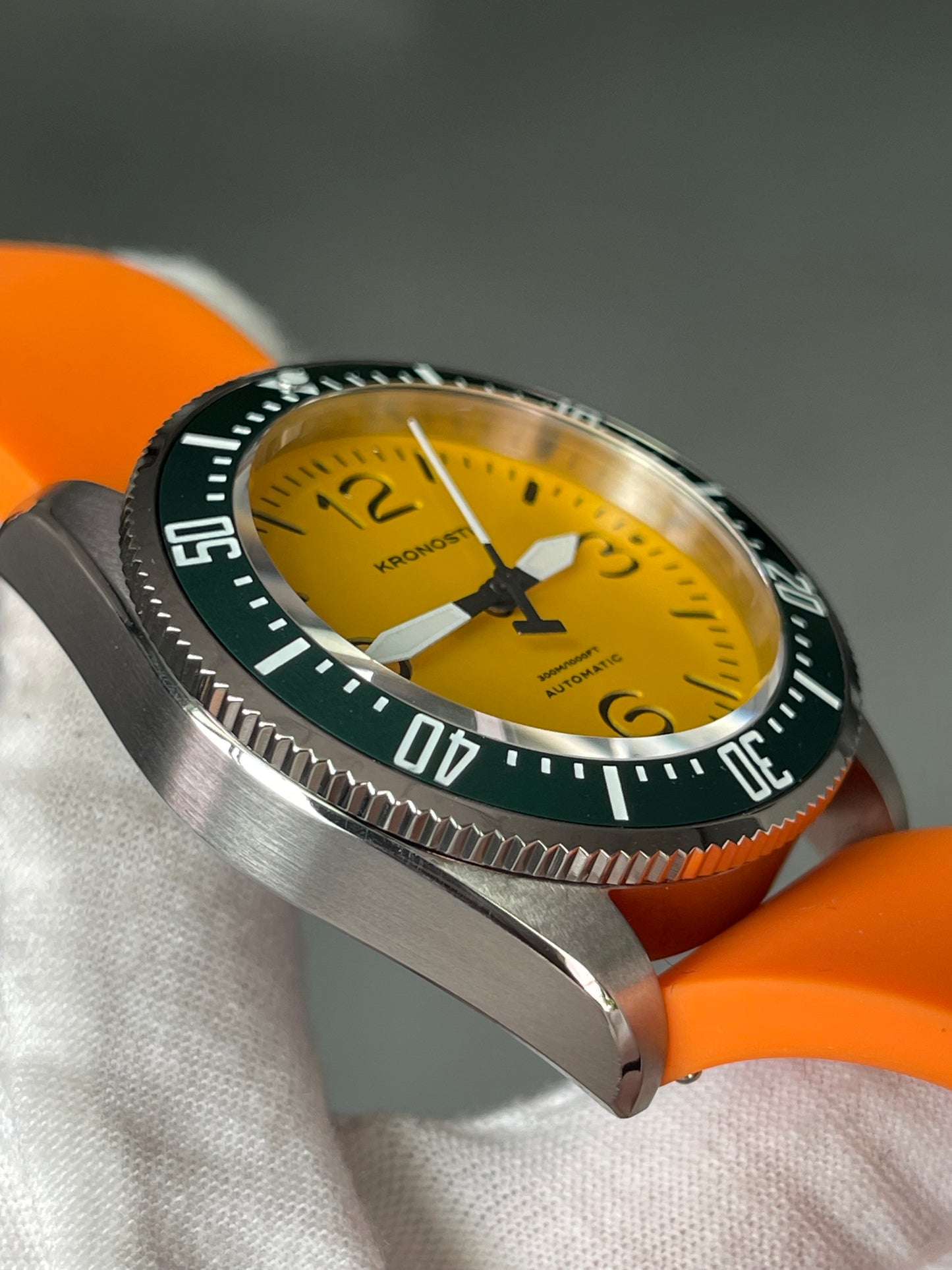 KRONOSTI Deep Explorer – Adventure Dial （Three-Hand）