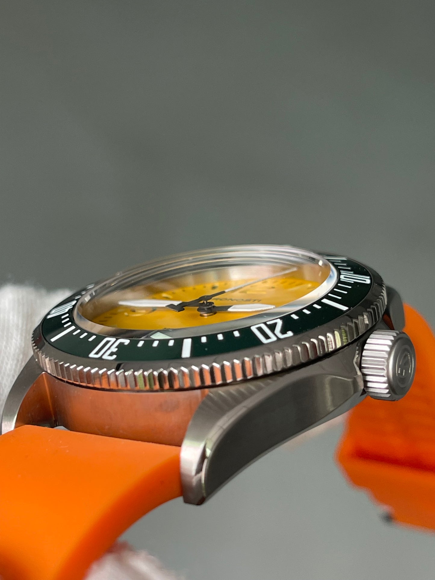KRONOSTI Deep Explorer – Adventure Dial （Three-Hand）