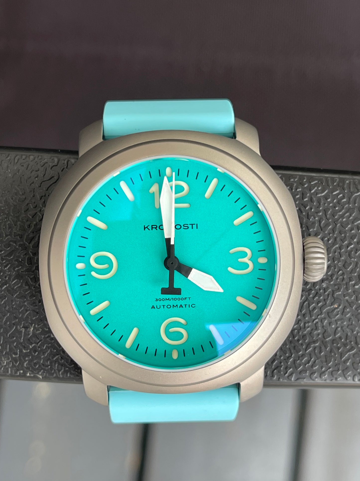 KRONOSTI Voyager Horizon – Three-Hand Titanium