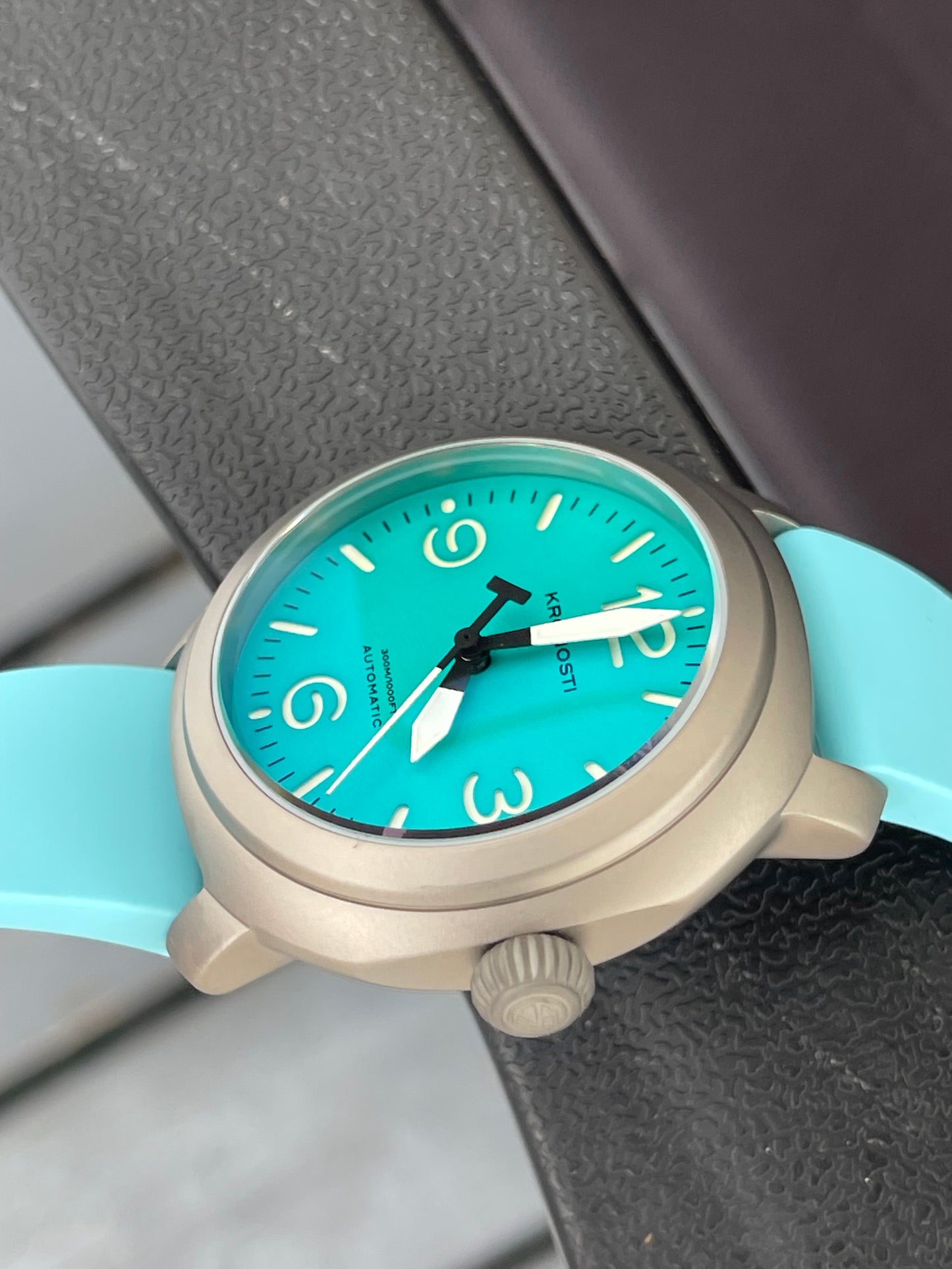 KRONOSTI Voyager Horizon – Three-Hand Titanium