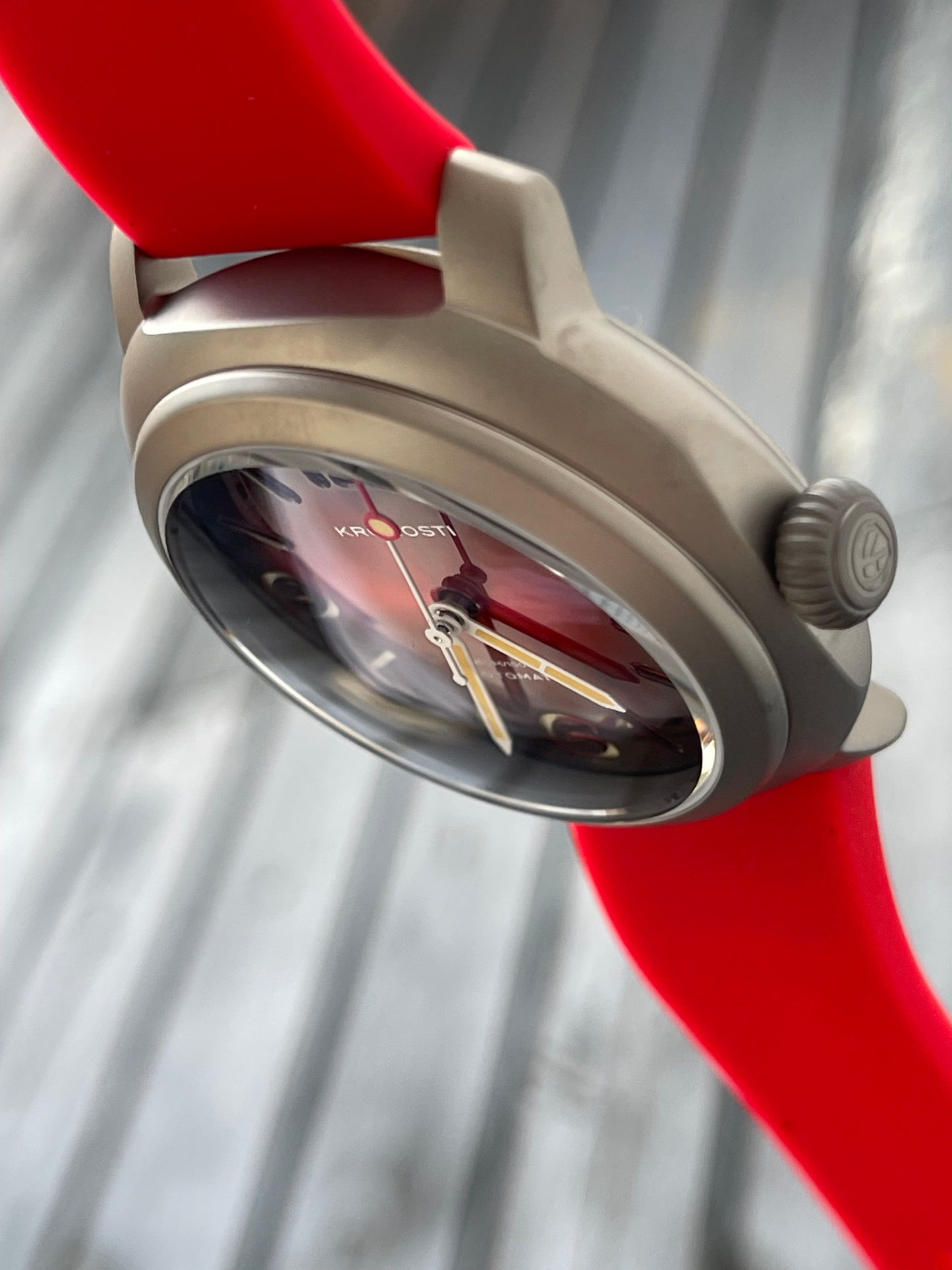 KRONOSTI Voyager Horizon – Three-Hand Titanium