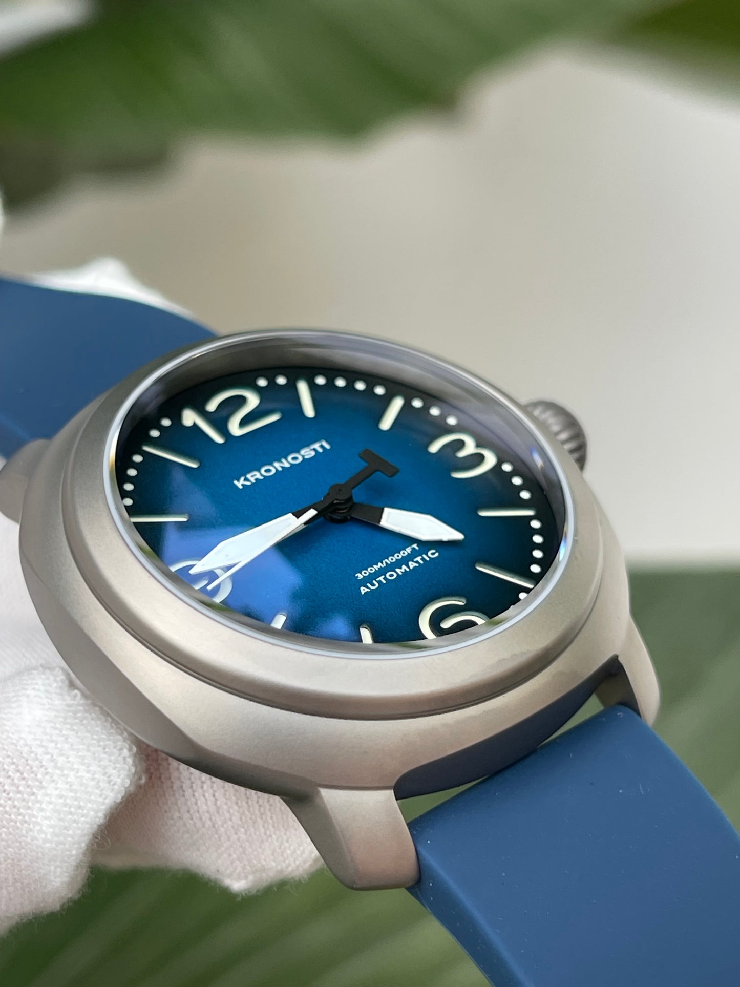 KRONOSTI Voyager Horizon – Three-Hand Titanium