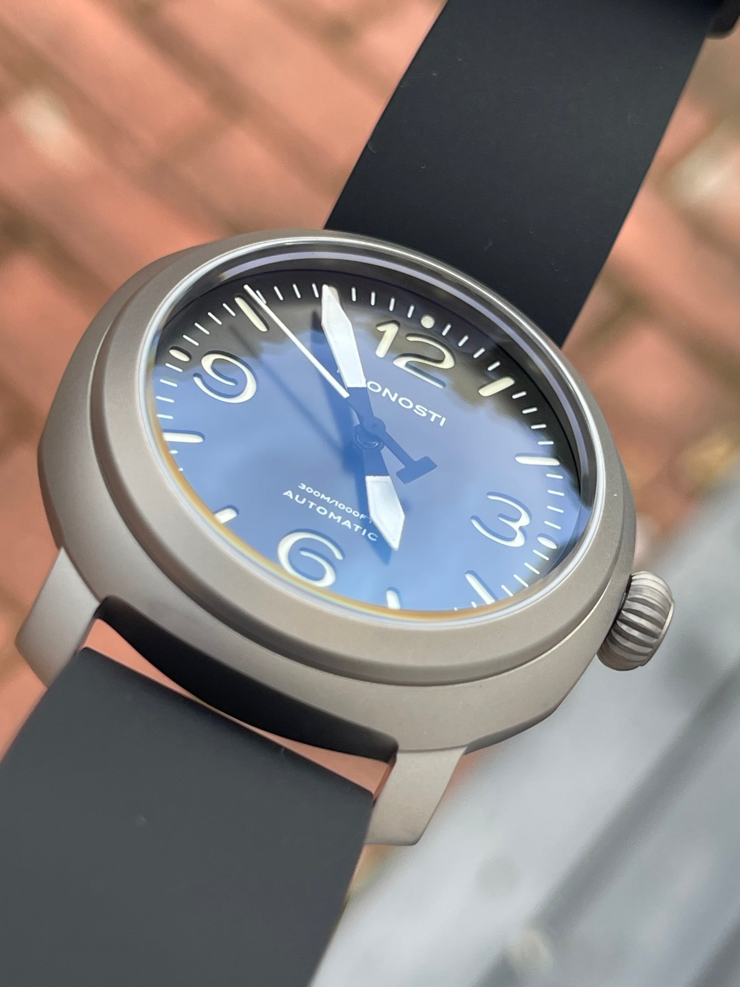 KRONOSTI Voyager Horizon – Three-Hand Titanium