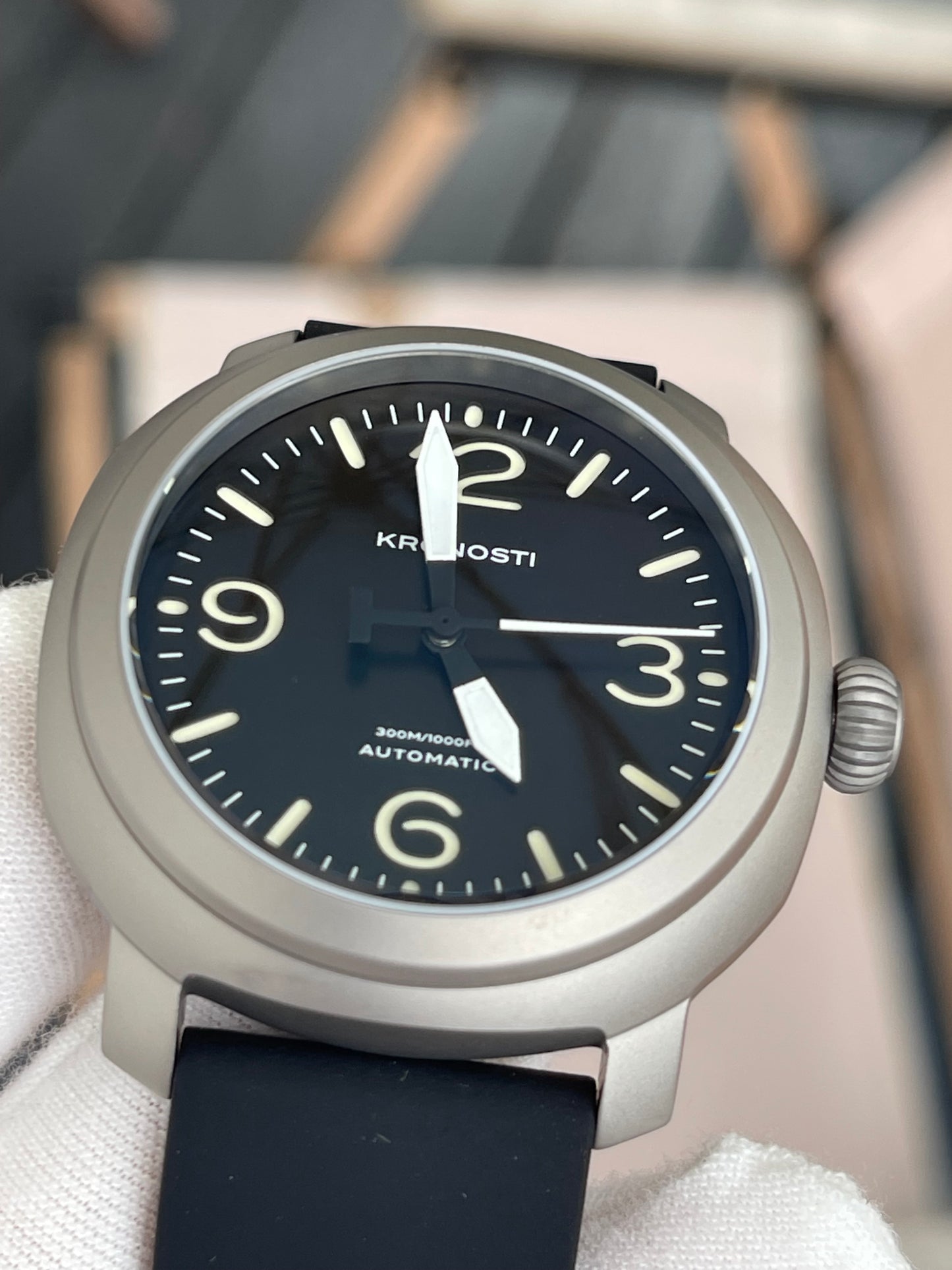 KRONOSTI Voyager Horizon – Three-Hand Titanium