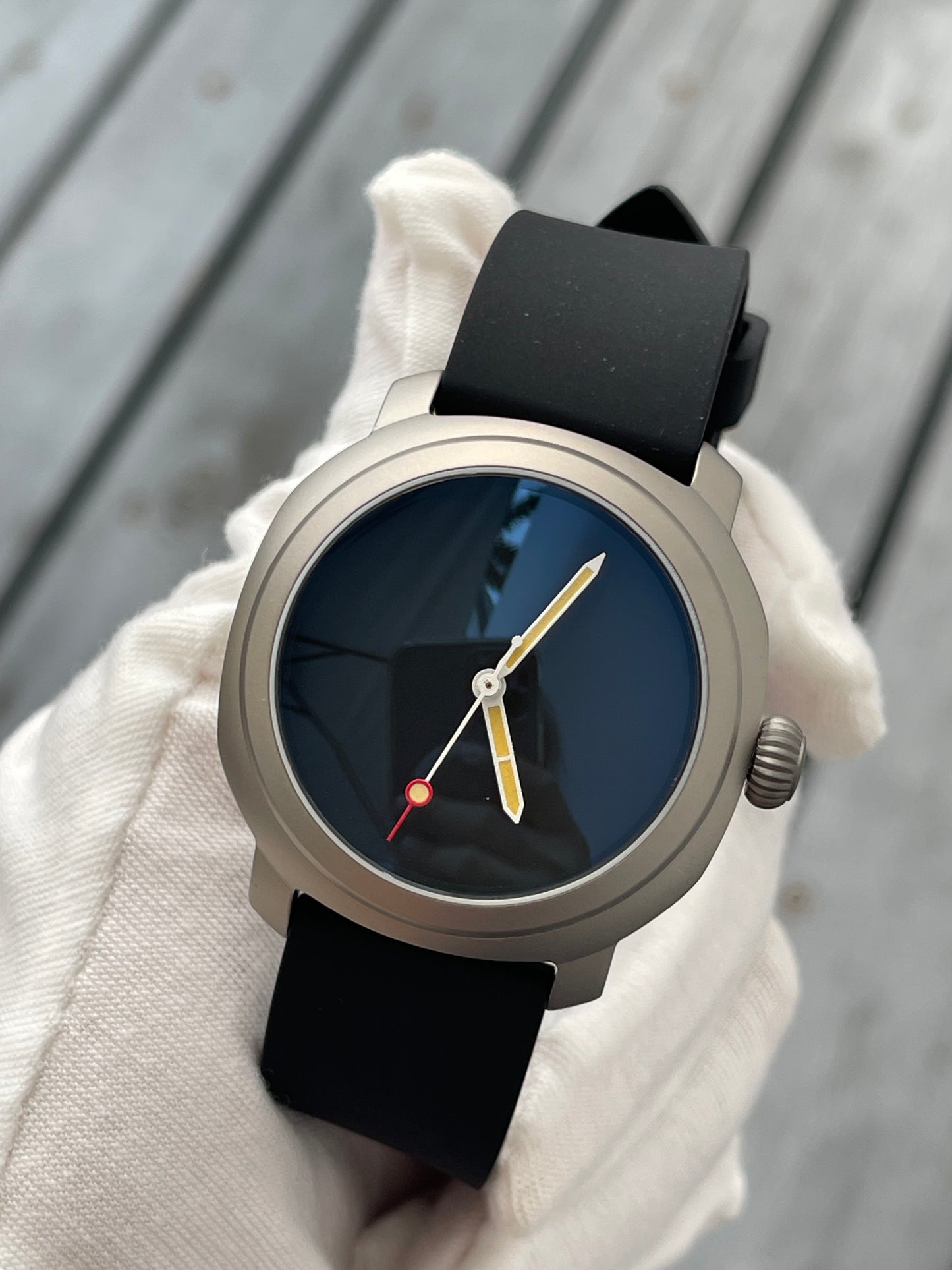 KRONOSTI Voyager Horizon – Three-Hand Titanium