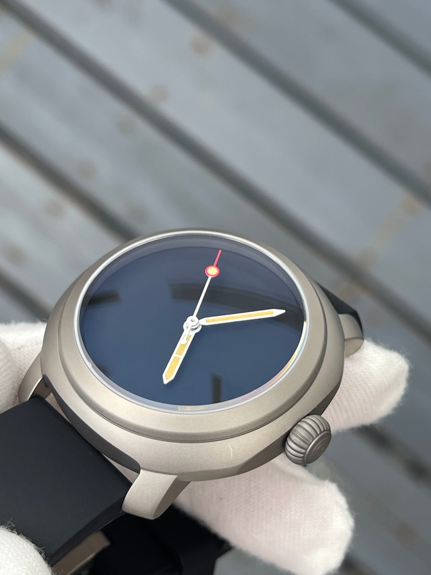 KRONOSTI Voyager Horizon – Three-Hand Titanium