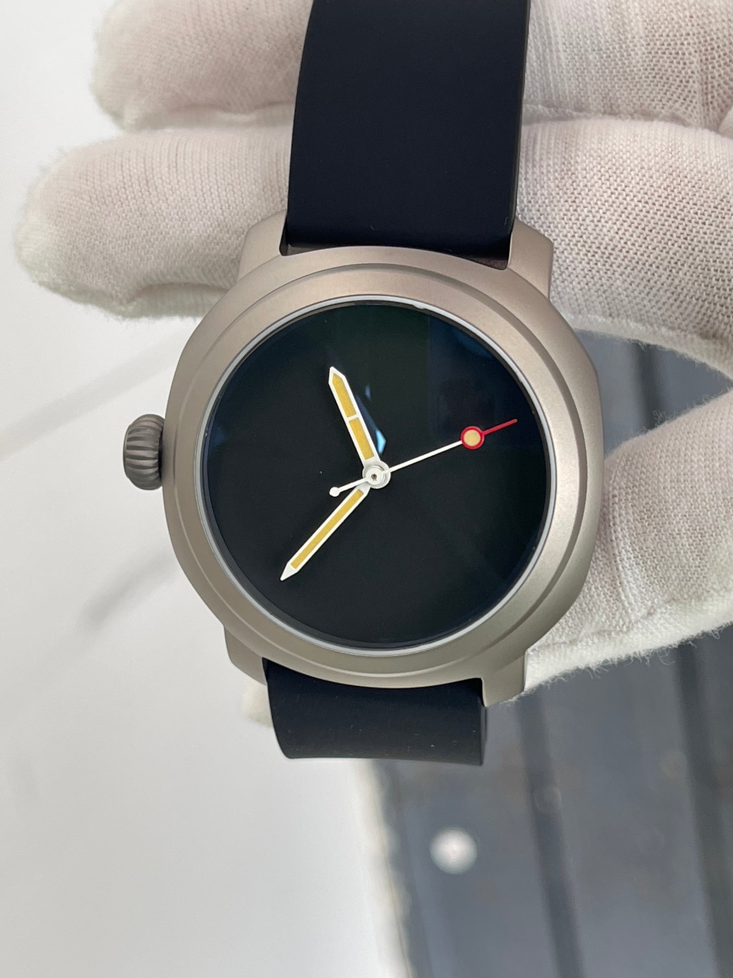 KRONOSTI Voyager Horizon – Three-Hand Titanium