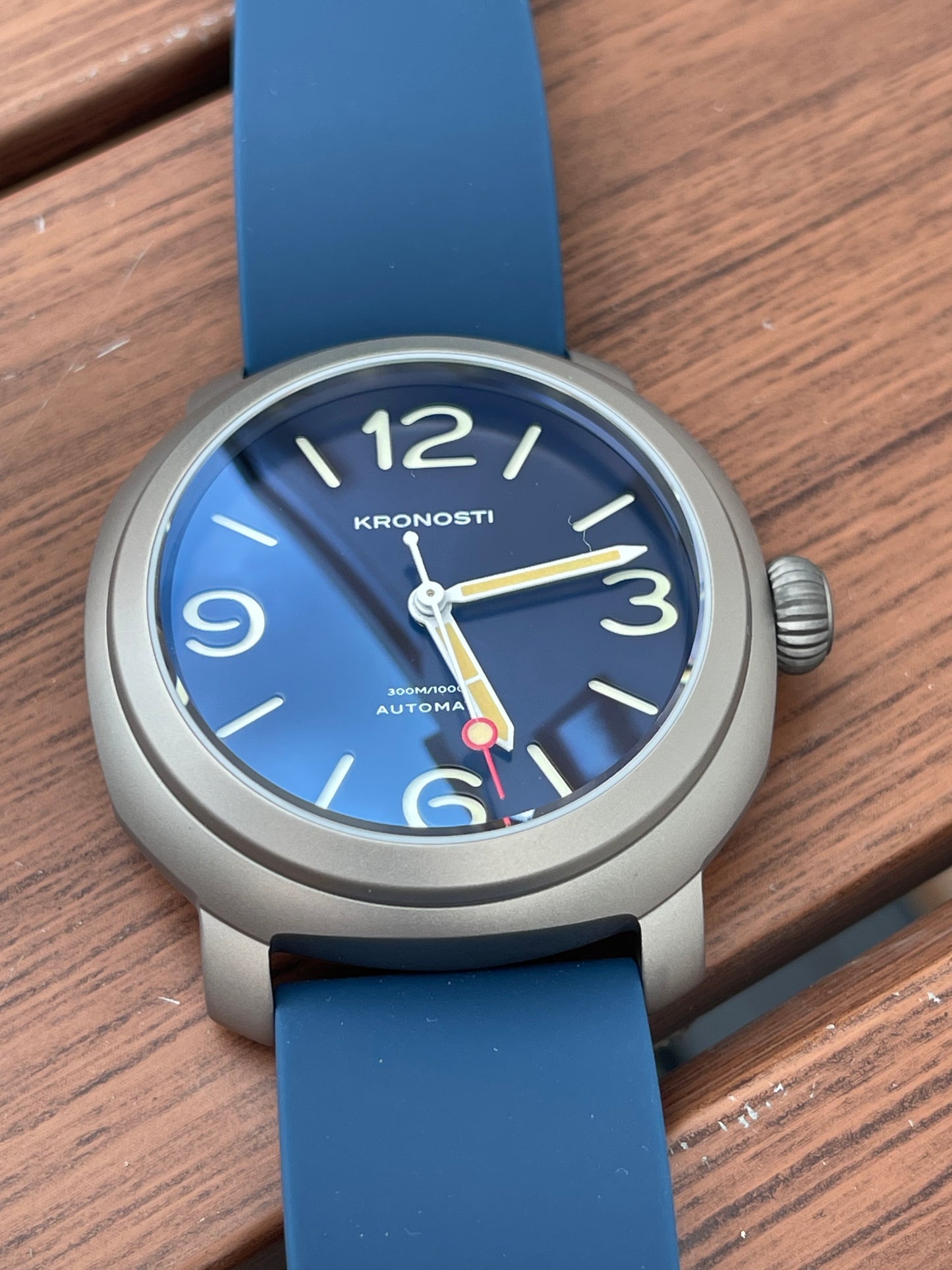 KRONOSTI Voyager Horizon – Three-Hand Titanium