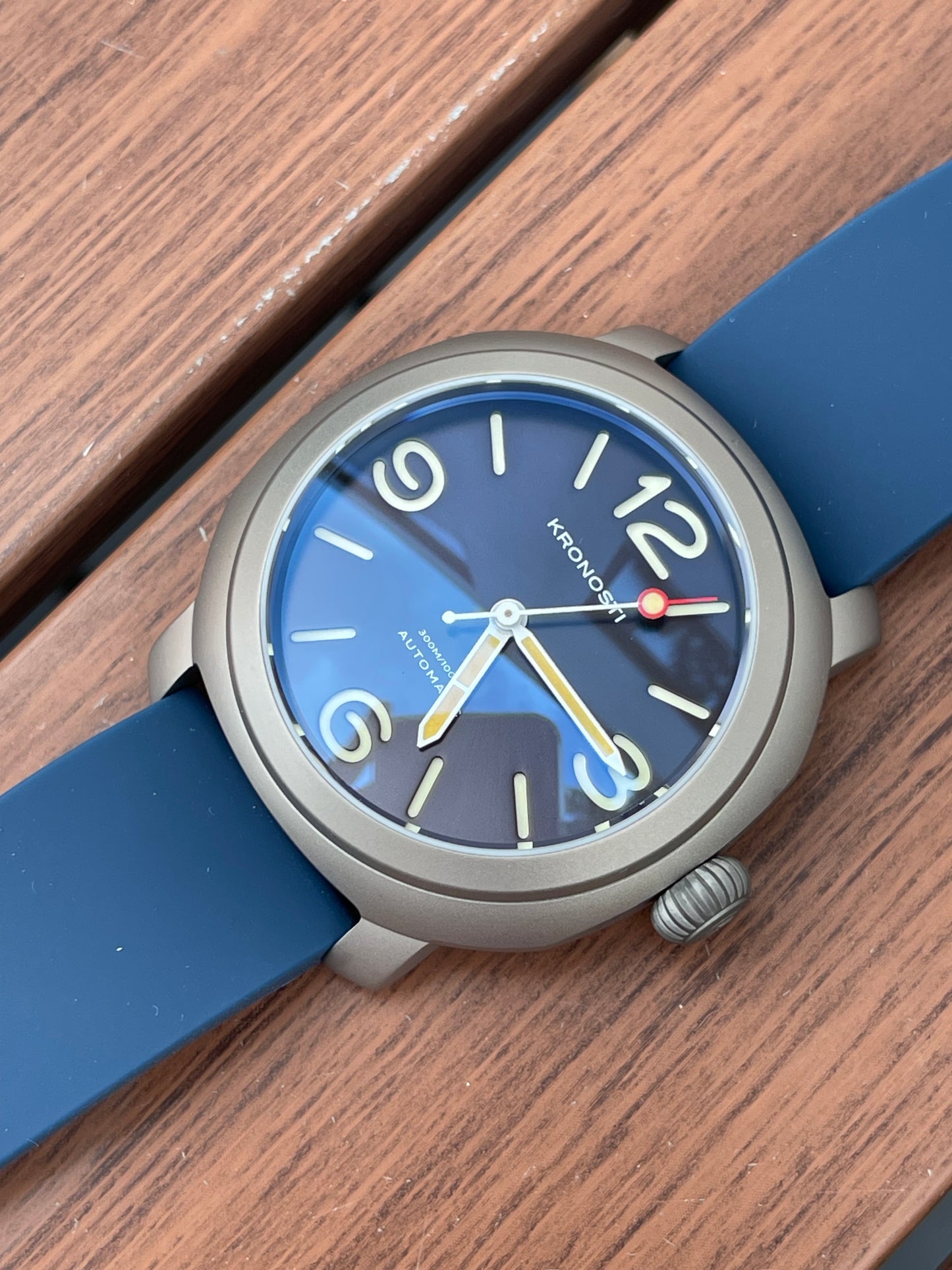 KRONOSTI Voyager Horizon – Three-Hand Titanium