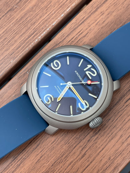 KRONOSTI Voyager Horizon – Three-Hand Titanium