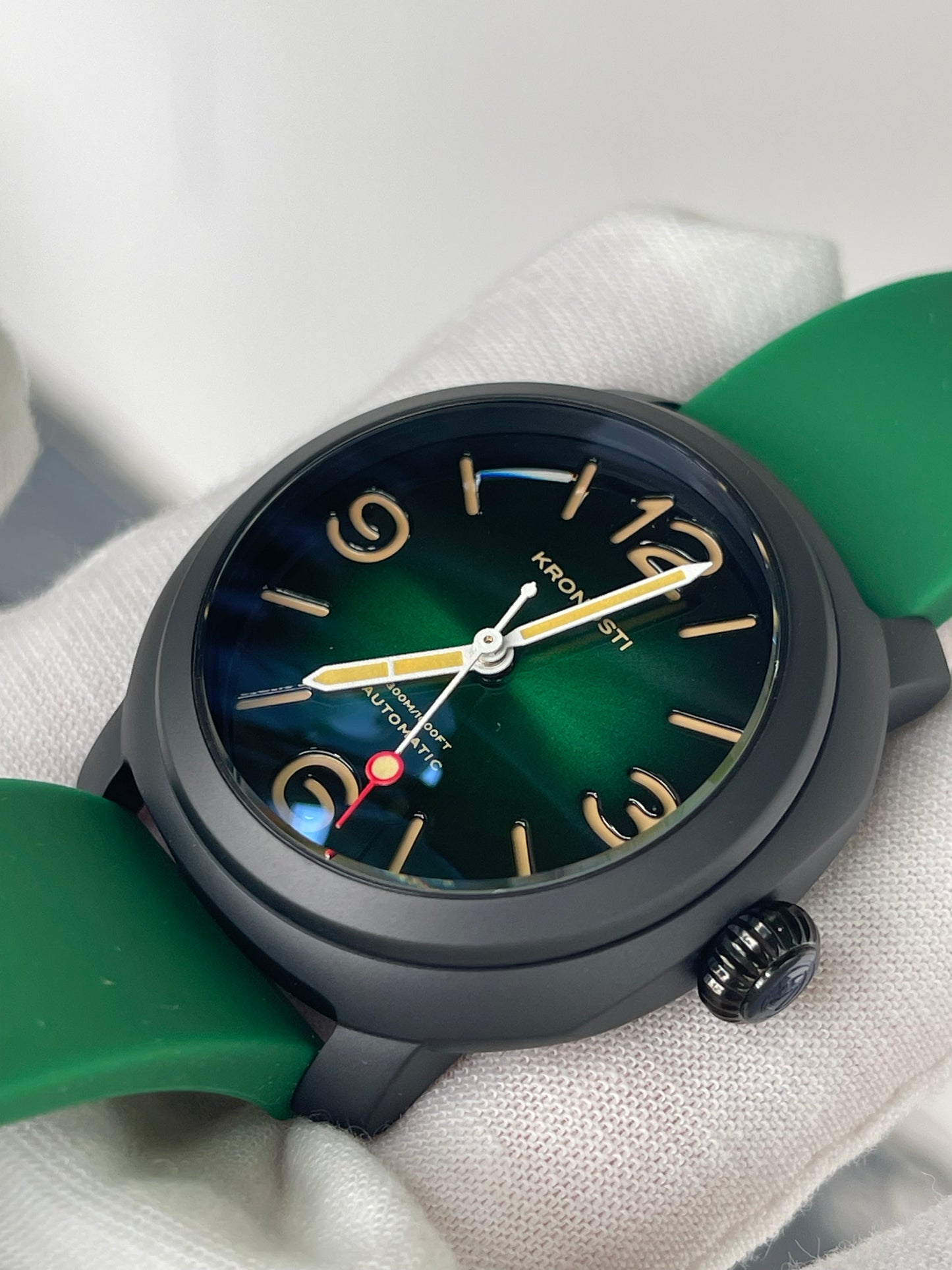 KRONOSTI Voyager Horizon – Three-Hand Black Titanium