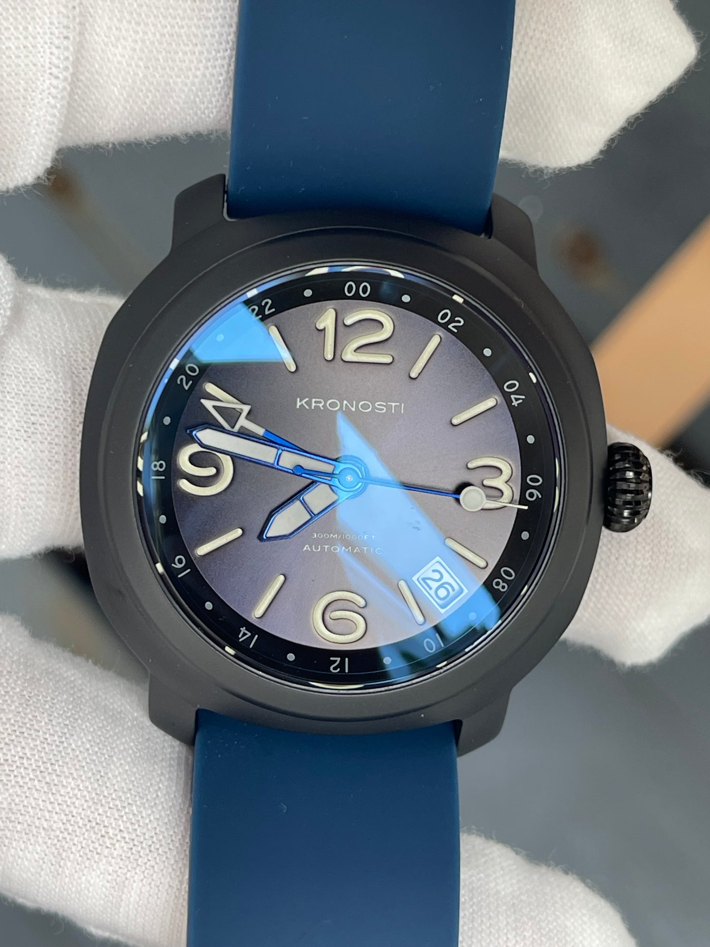 KRONOSTI Voyager Horizon – GMT Black Titanium